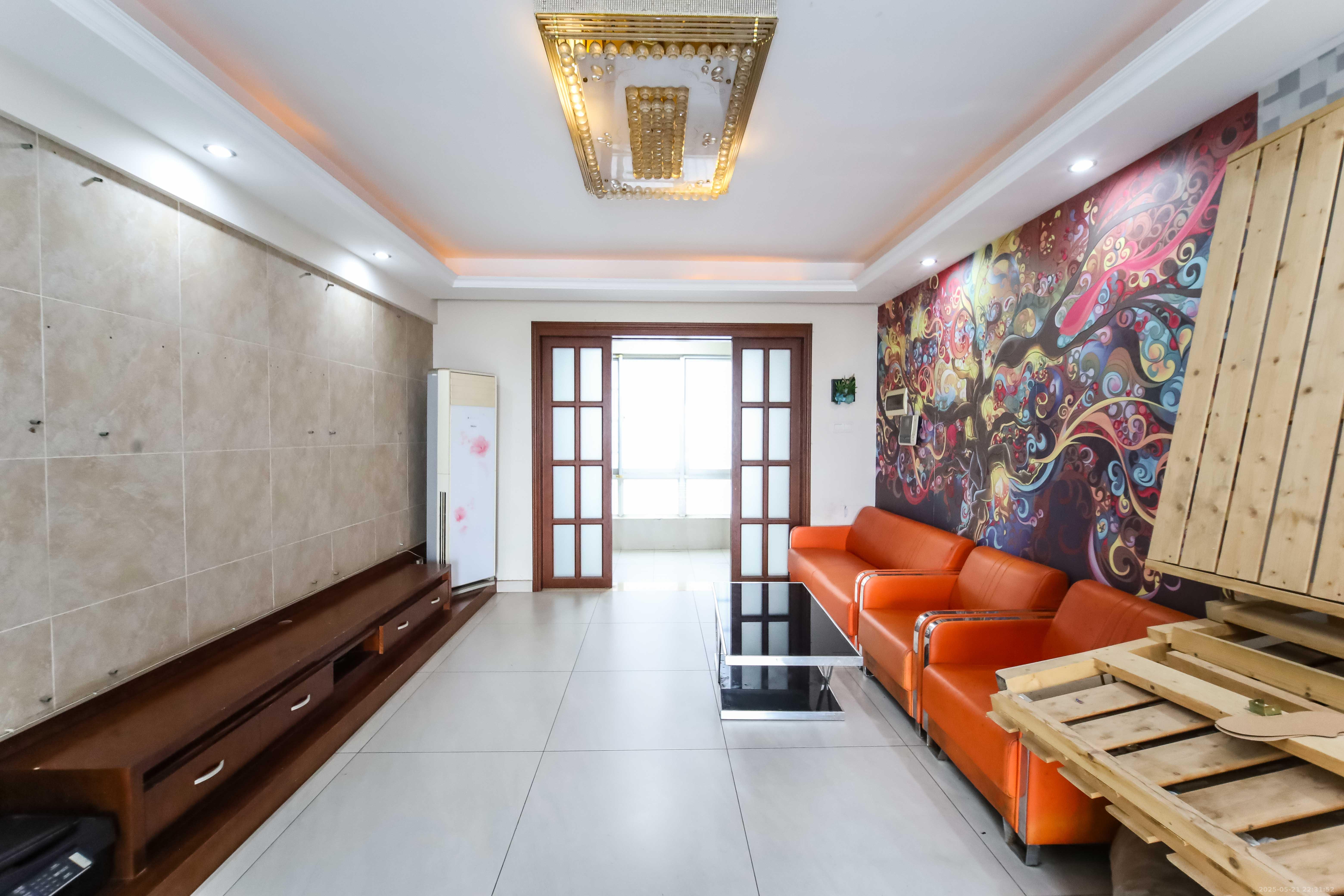 东门壹号家园 4室2厅2卫 108.0万 东门壹号家园 4室2厅2卫 108.0万客厅