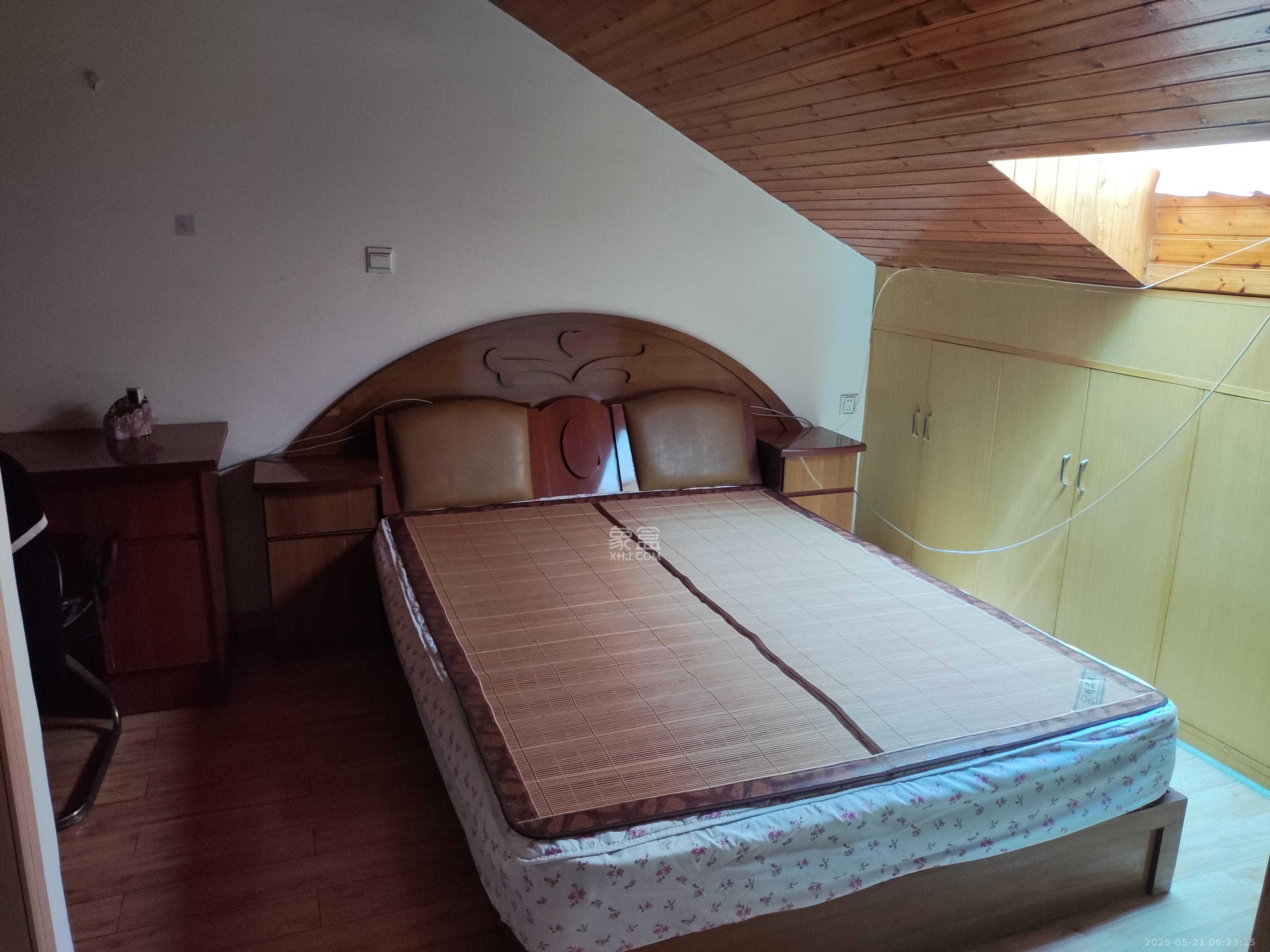 新路小区 3室2厅2卫 1800.0元/月 新路小区 3室2厅2卫 1800.0元/月室内图