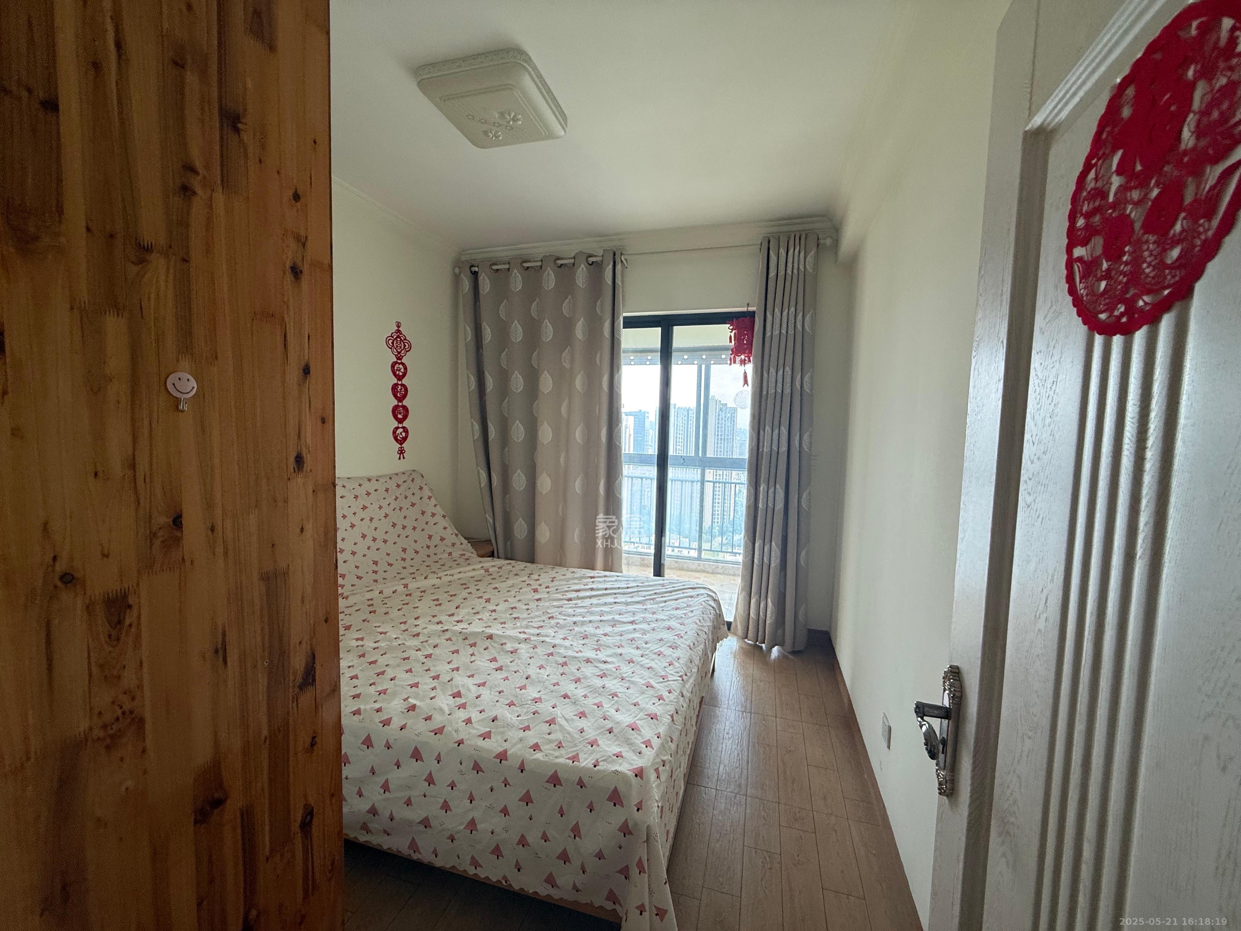 三一街区 3室2厅1卫 2100.0元/月 三一街区 3室2厅1卫 2100.0元/月室内图