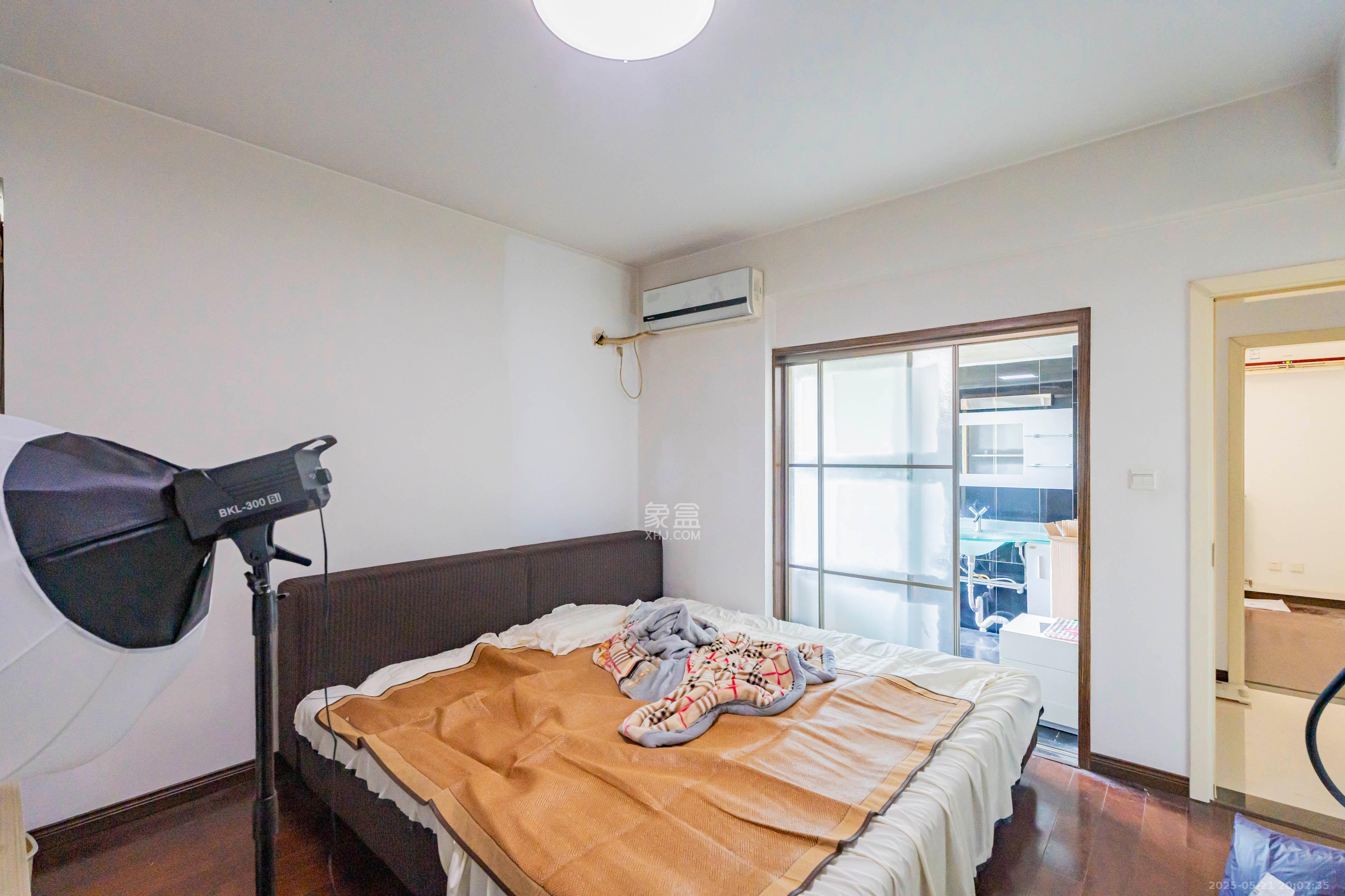 华盛新外滩 4室1厅2卫 290.0万 华盛新外滩 4室1厅2卫 290.0万卧室