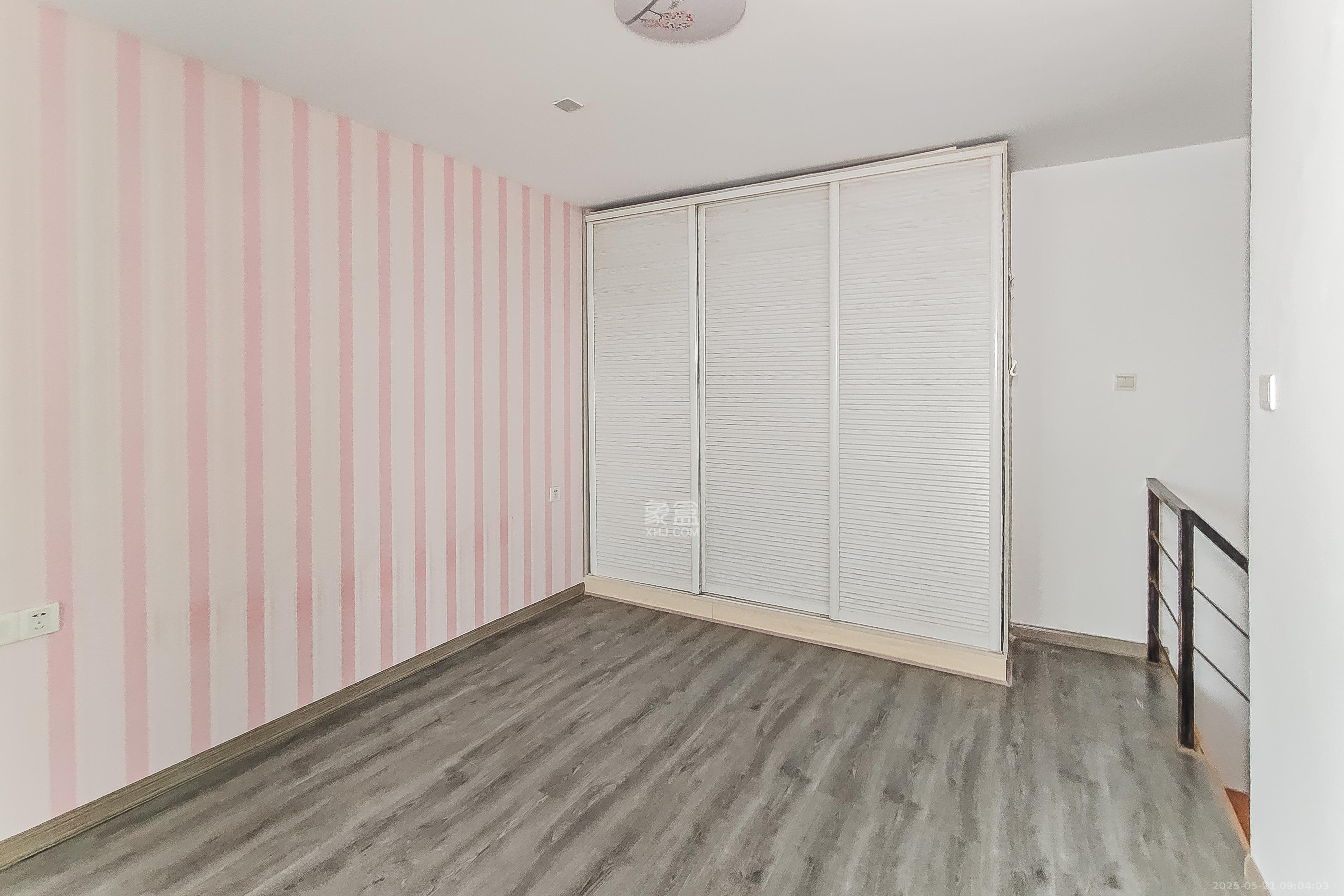 宏景名厦 2室1厅2卫 52.0万 宏景名厦 2室1厅2卫 52.0万卧室