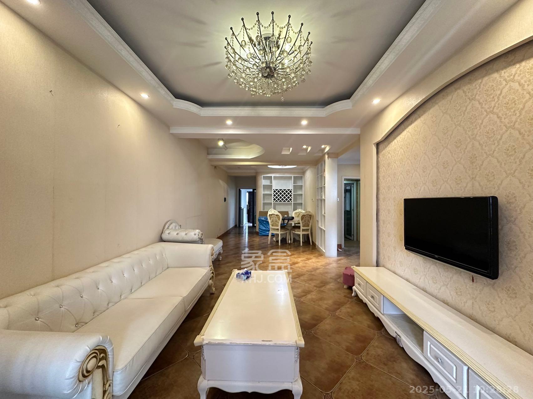 藏珑湖上国际花园 1室2厅1卫 3500.0元/月 藏珑湖上国际花园 1室2厅1卫 3500.0元/月室内图