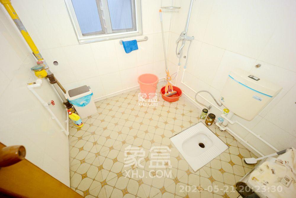 鸿园小区  3室2厅1卫   2800.00元/月室内图