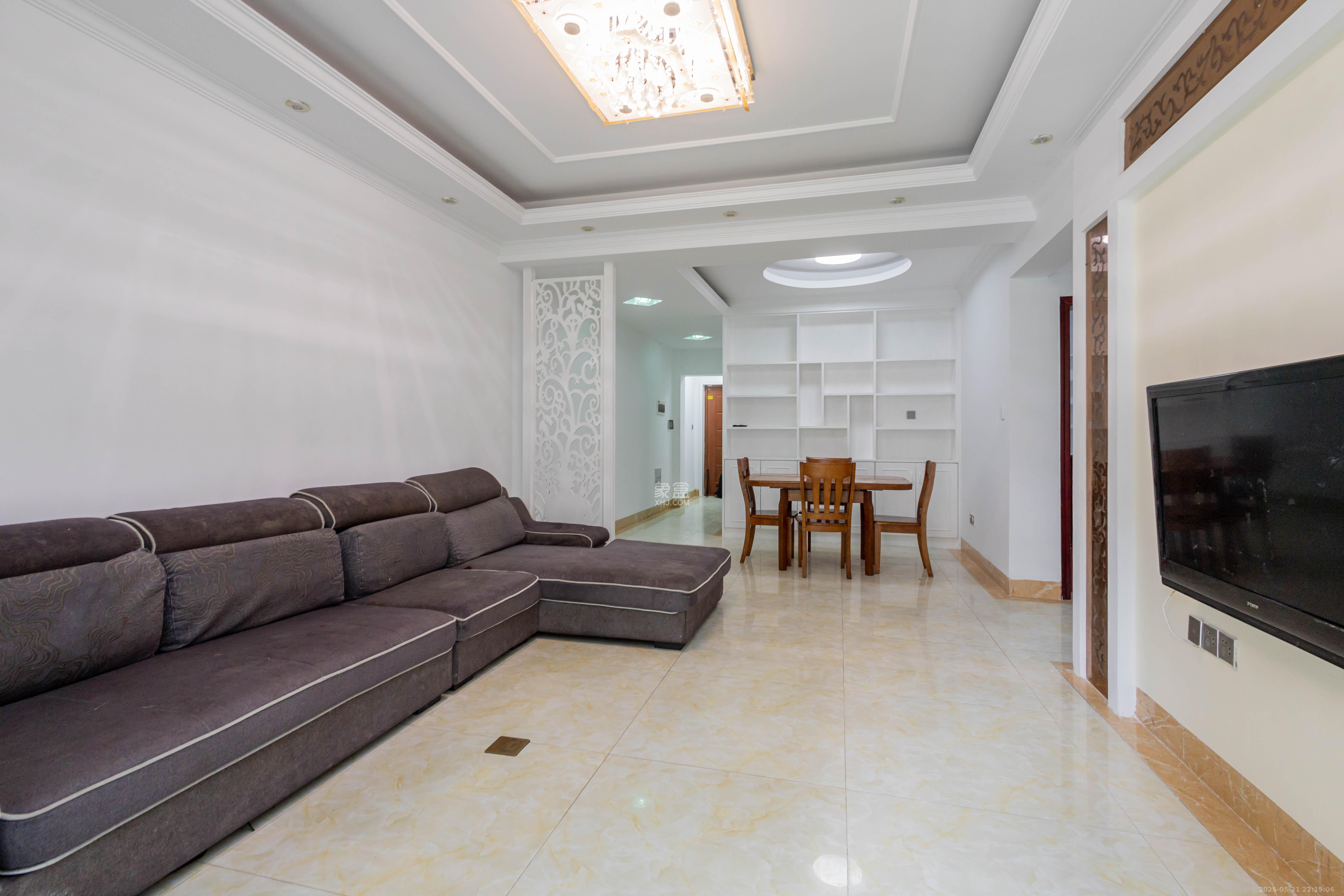 佳美紫郡  3室2厅1卫    45.8万 佳美紫郡  3室2厅1卫    45.8万客厅