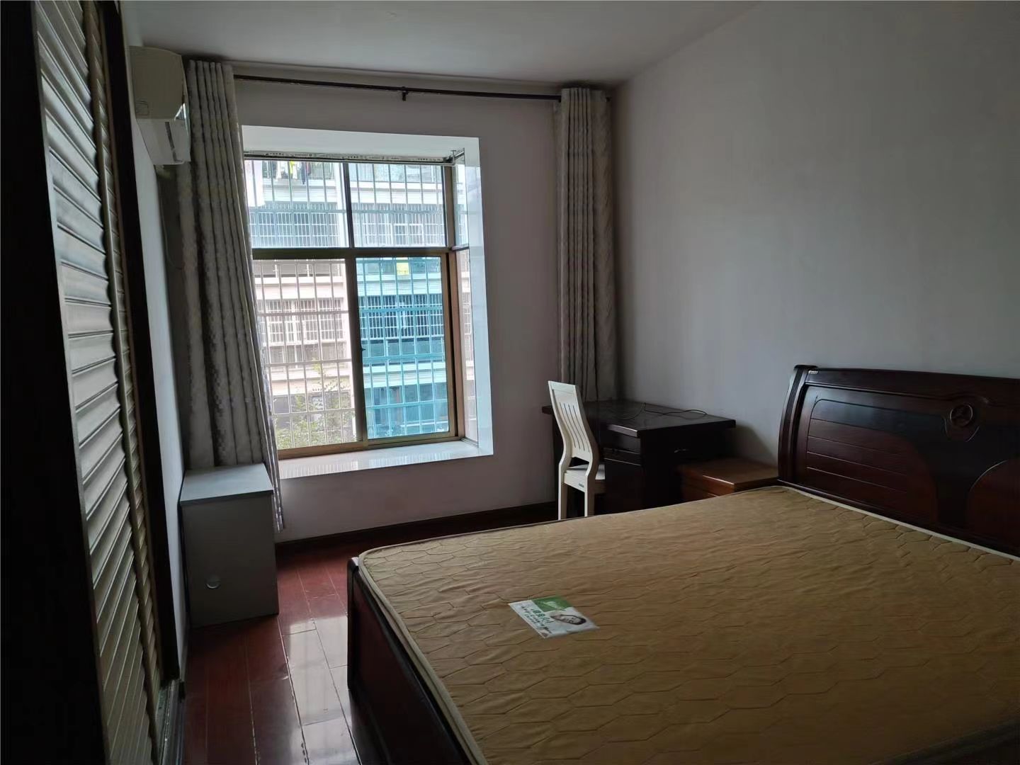 区检察院家属房 4室2厅2卫 1500.0元/月 区检察院家属房 4室2厅2卫 1500.0元/月室内图