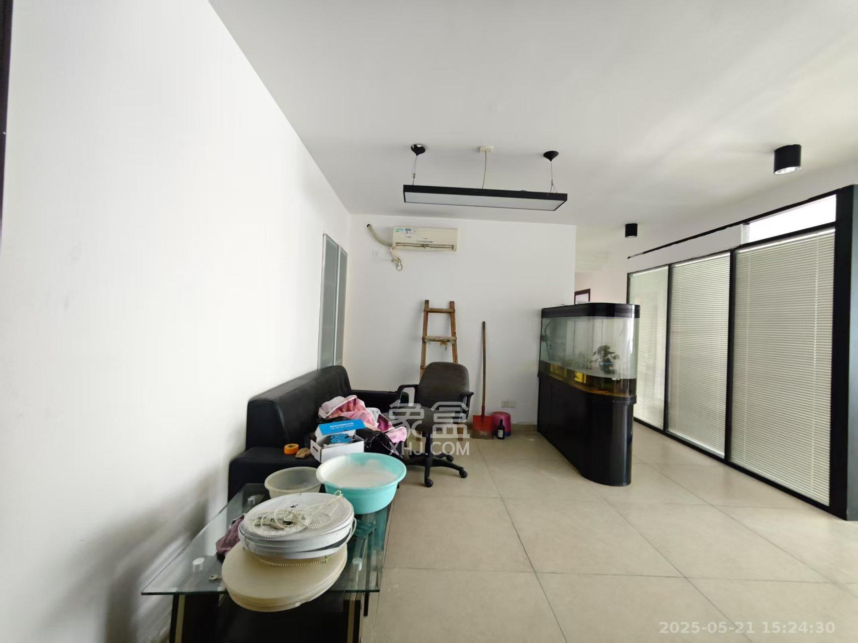 湖南财富中心  3室2厅2卫    4600.0元/月 湖南财富中心  3室2厅2卫    4600.0元/月室内图