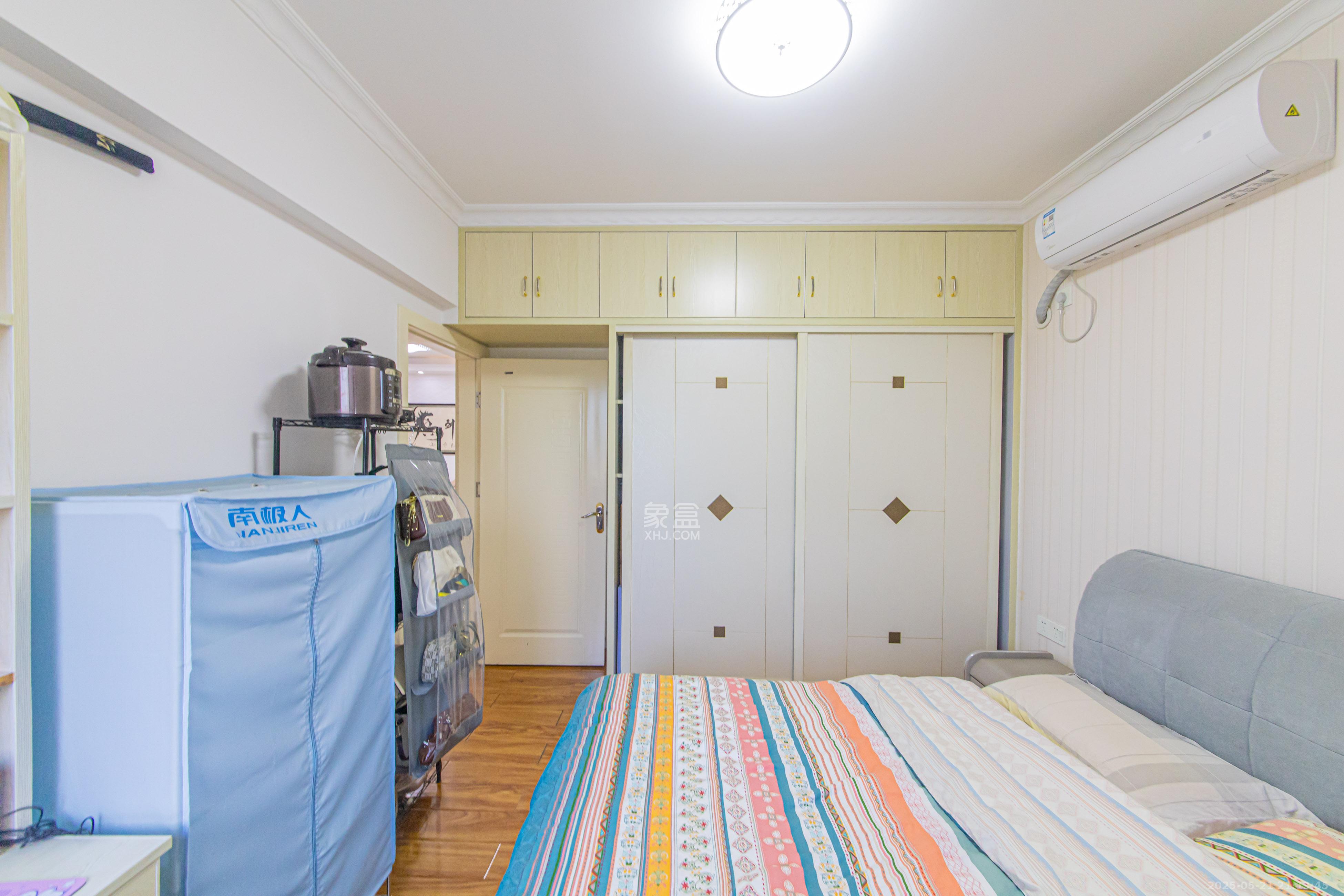 九峰远见 2室2厅1卫 90.0万 九峰远见 2室2厅1卫 90.0万卧室