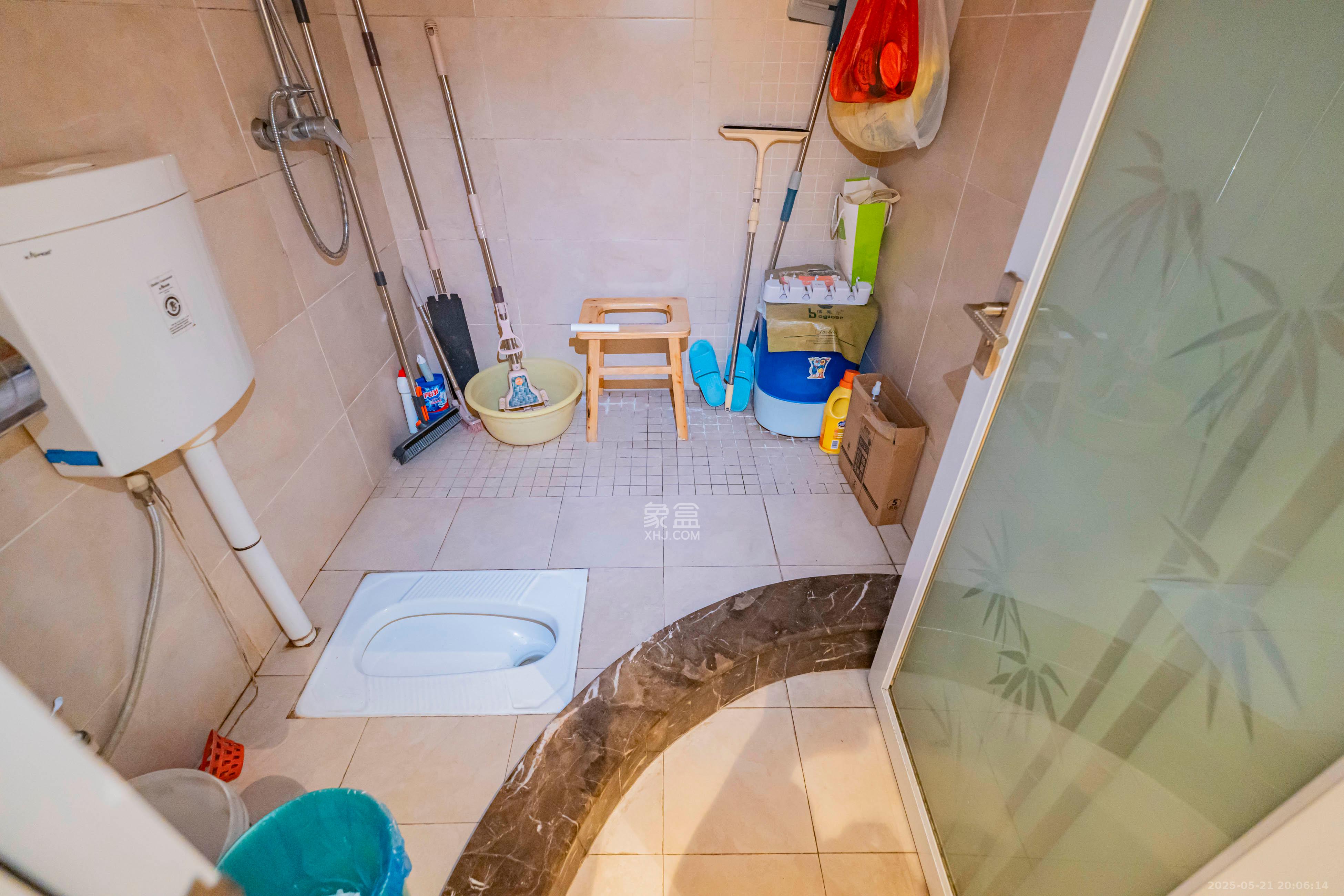 御景龙城  6室3厅4卫    238.0万 御景龙城  6室3厅4卫    238.0万卫生间