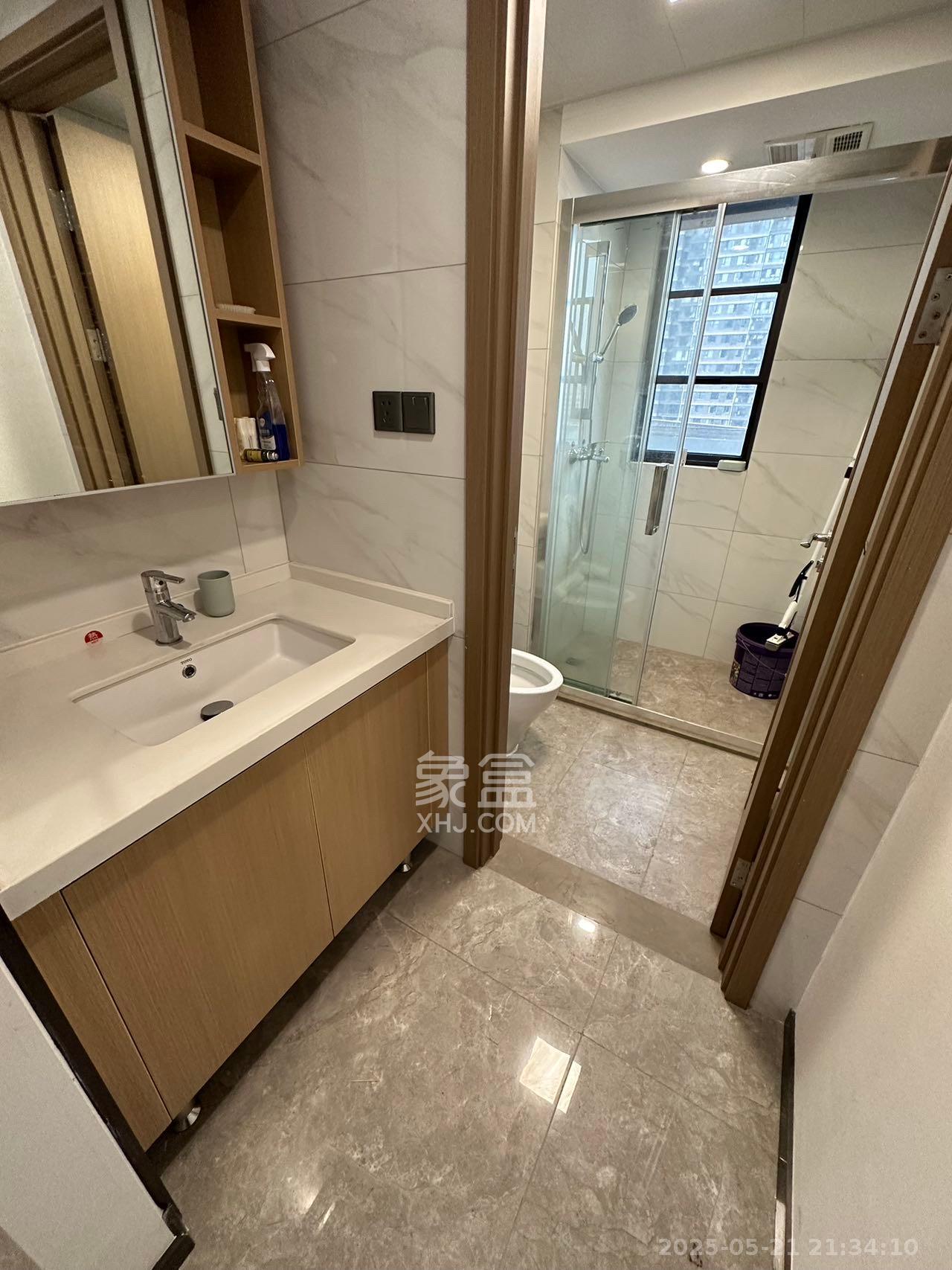 招商华发依云曦城  4室2厅2卫   2800.00元/月室内图