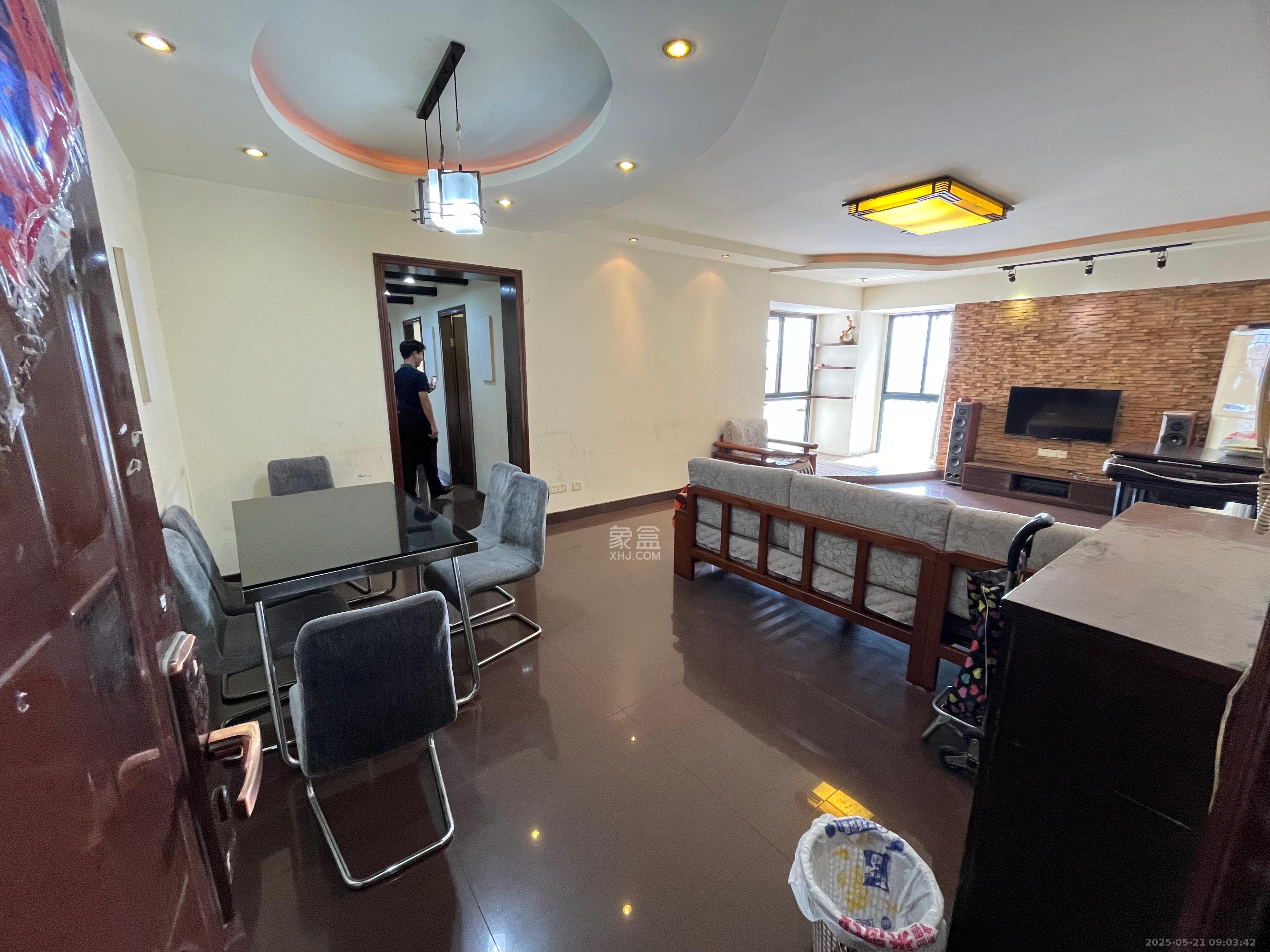 上东印象 3室2厅1卫 2400.0元/月 上东印象 3室2厅1卫 2400.0元/月室内图