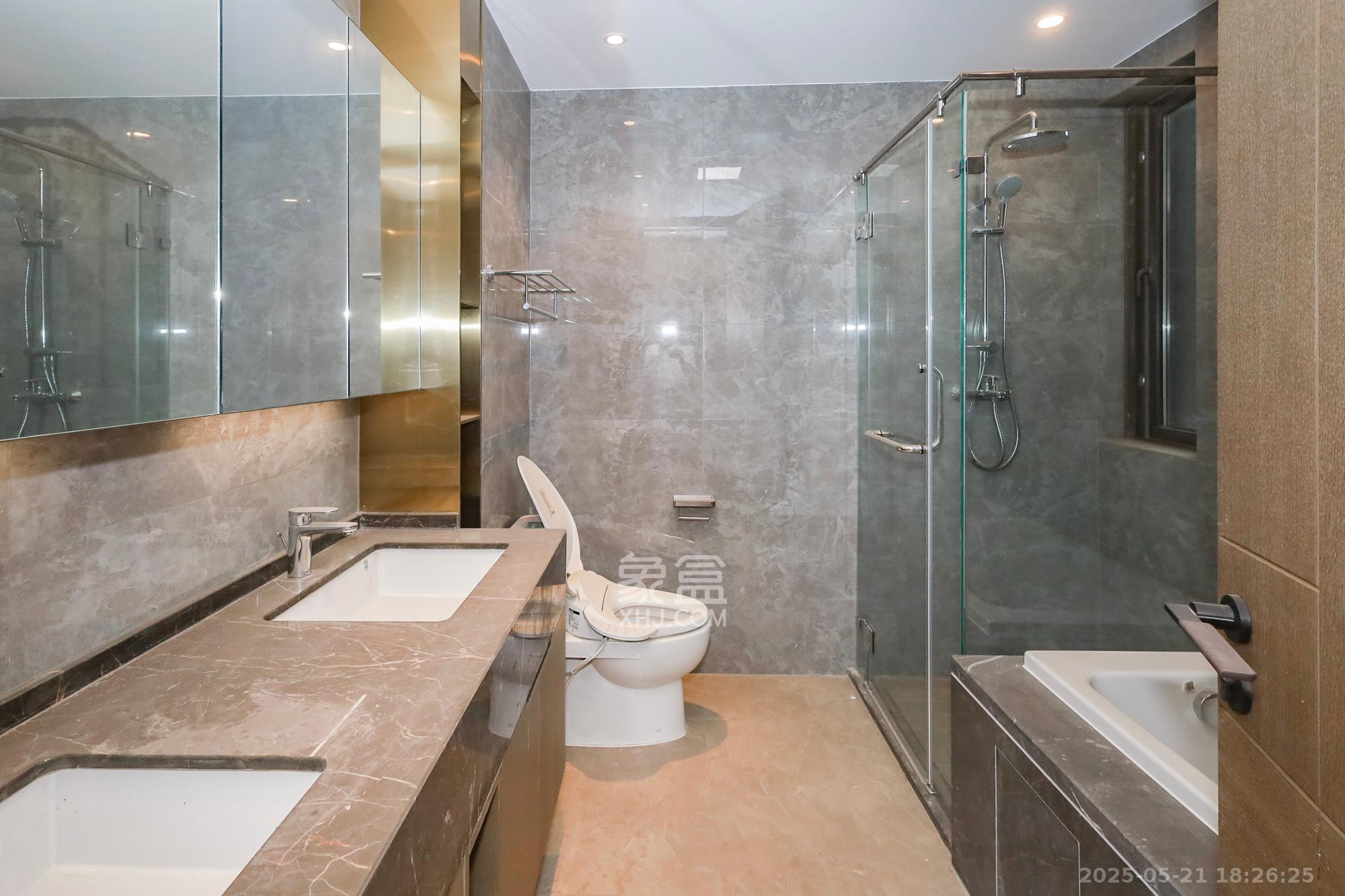 正荣滨江紫阙台  4室2厅2卫    398.0万 正荣滨江紫阙台  4室2厅2卫    398.0万卫生间