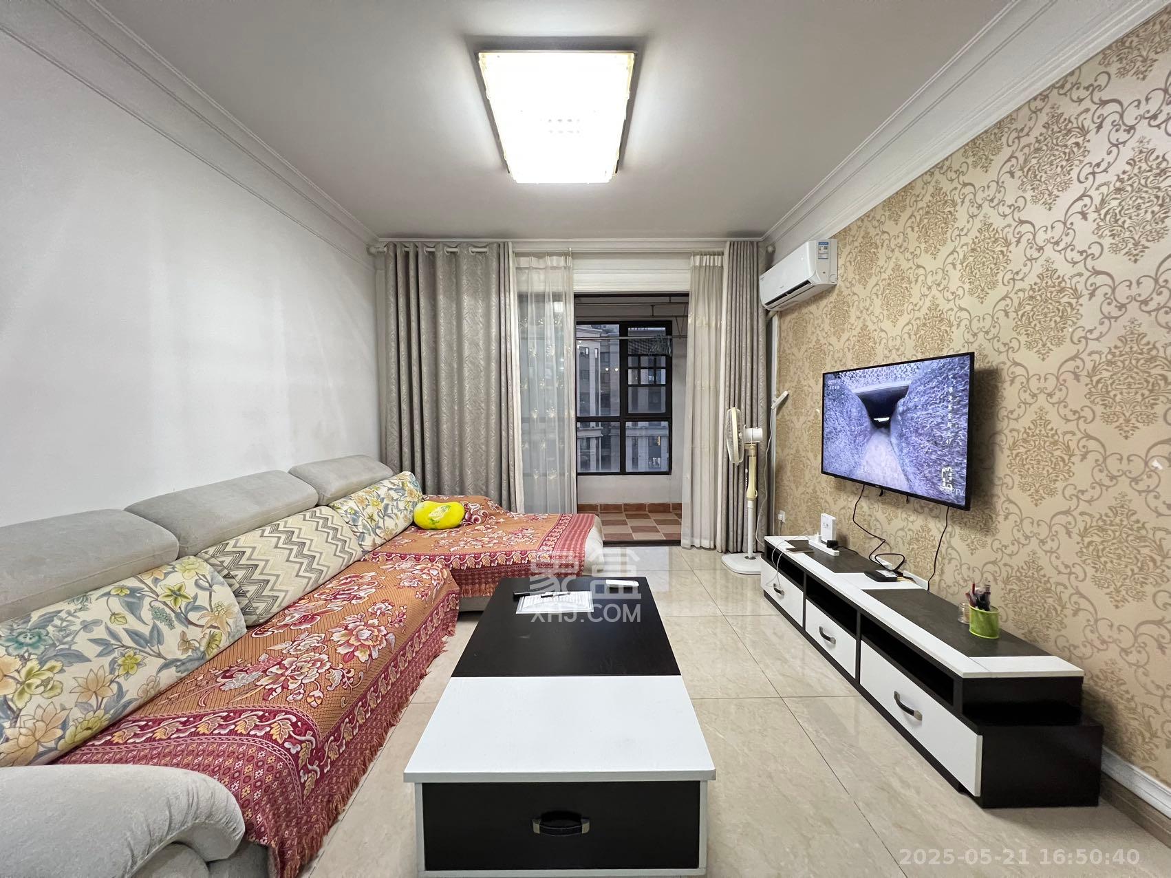 和泓梅溪四季  3室2厅2卫    2400.0元/月 和泓梅溪四季  3室2厅2卫    2400.0元/月室内图1