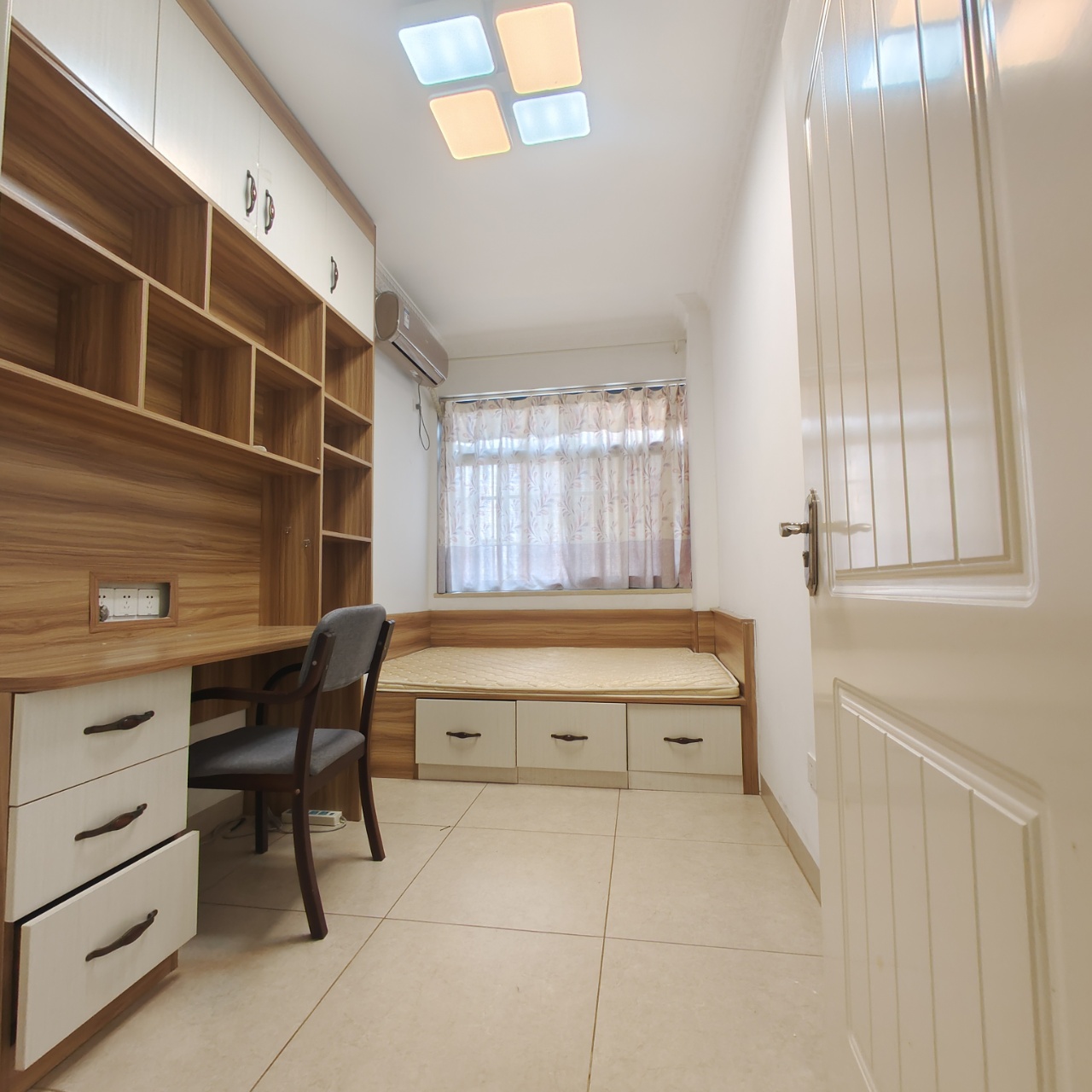 昌茂水木清华  3室2厅1卫    135.0万 昌茂水木清华  3室2厅1卫    135.0万室内图