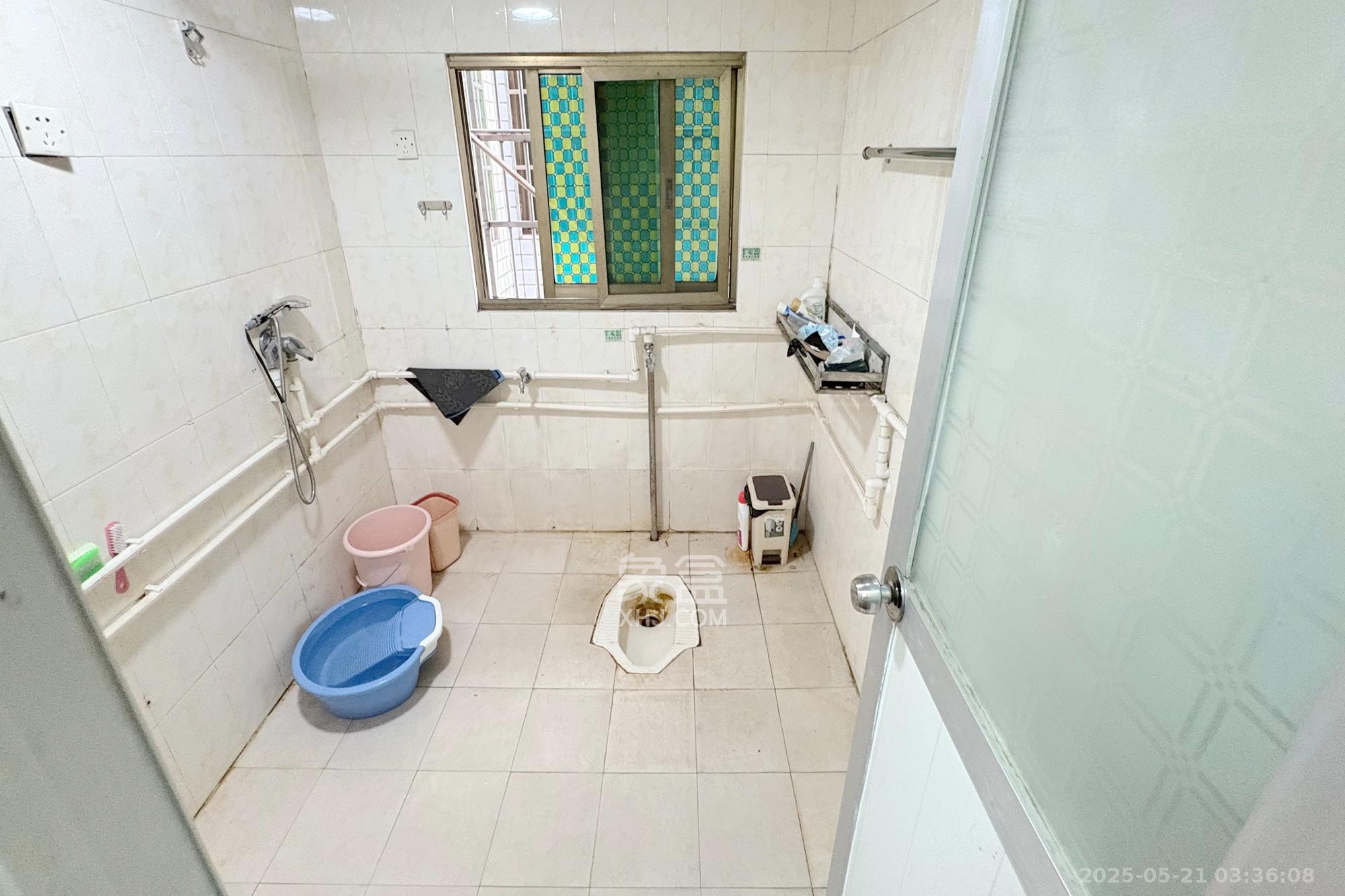 市一医院宿舍  3室2厅1卫    110.0万卫生间