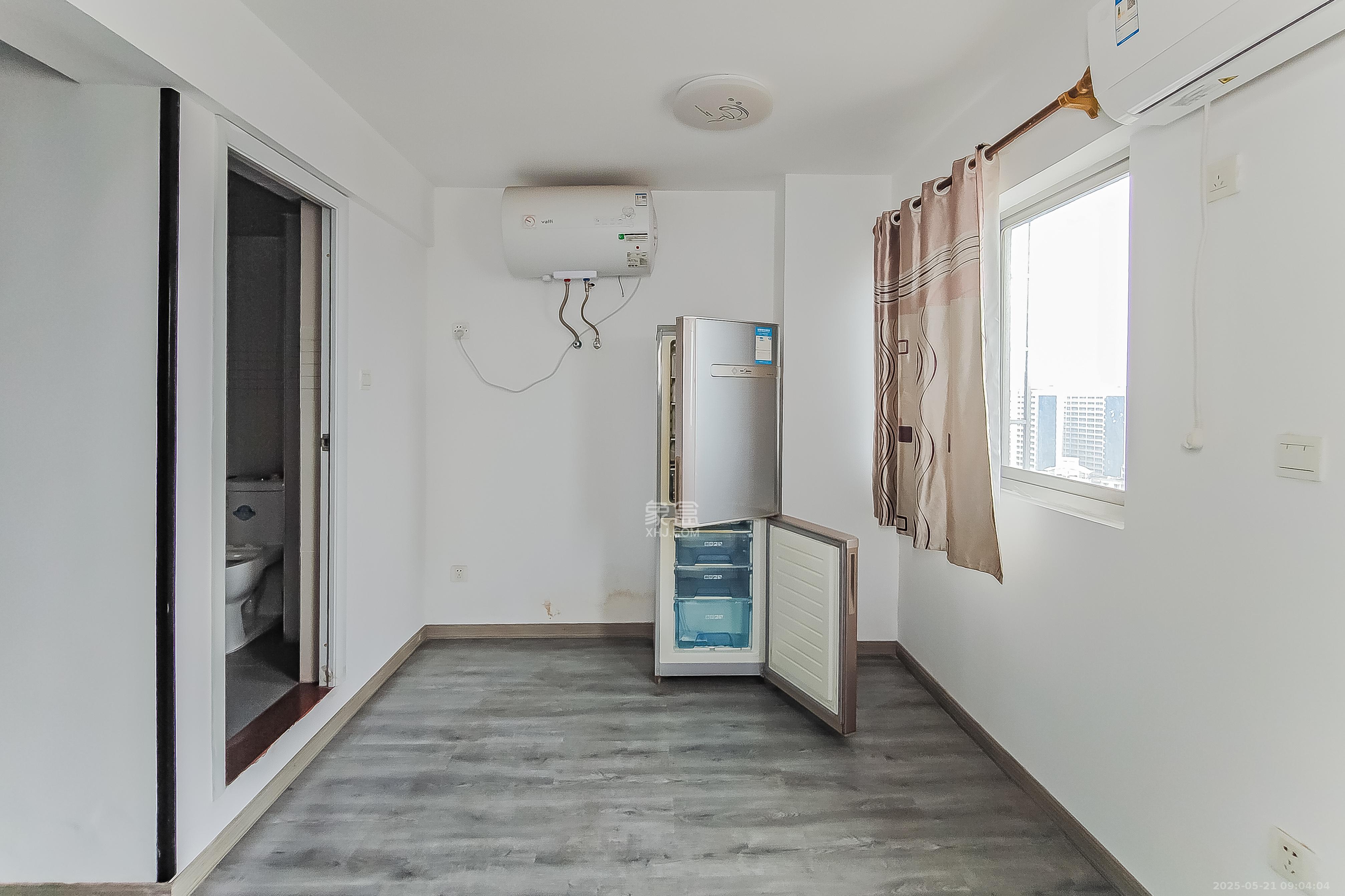 宏景名厦 2室1厅2卫 52.0万 宏景名厦 2室1厅2卫 52.0万厨房