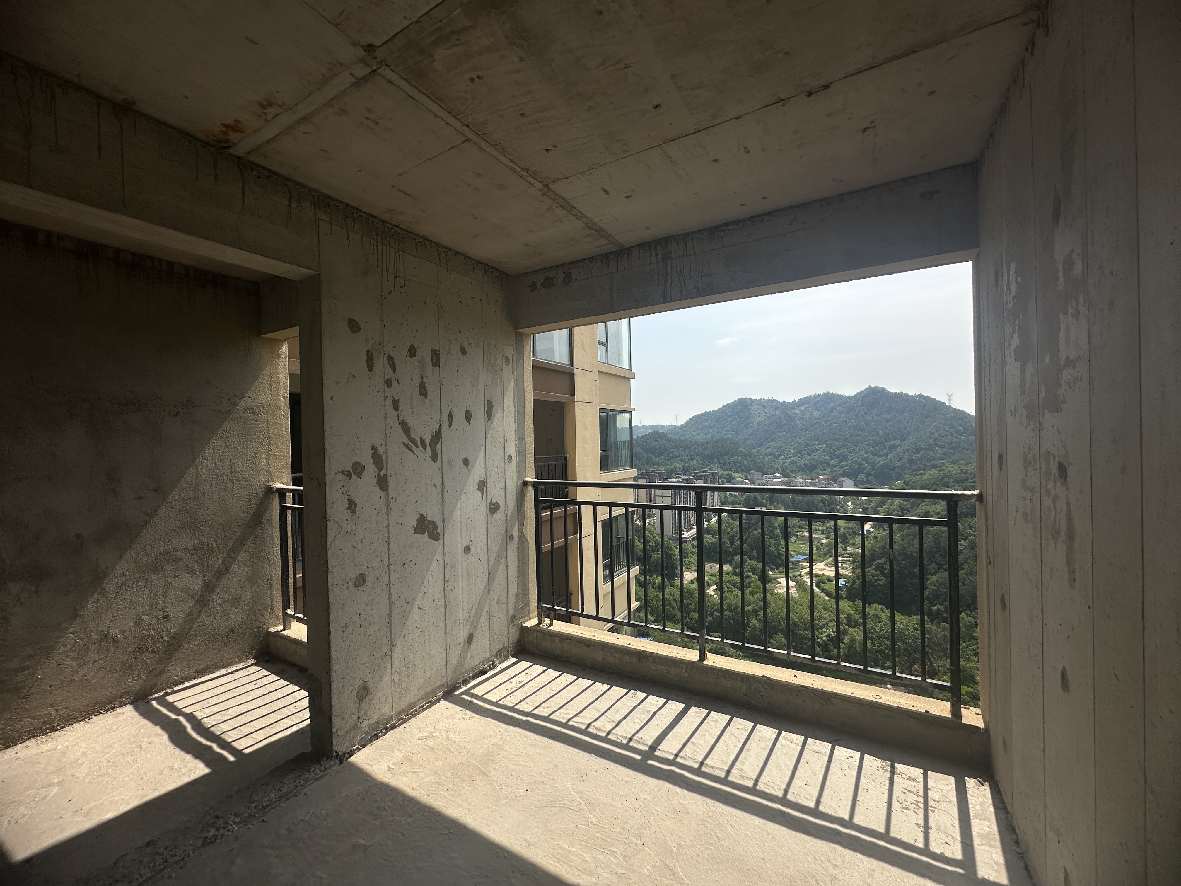吉大汉学仕府  4室2厅2卫    78.0万客厅