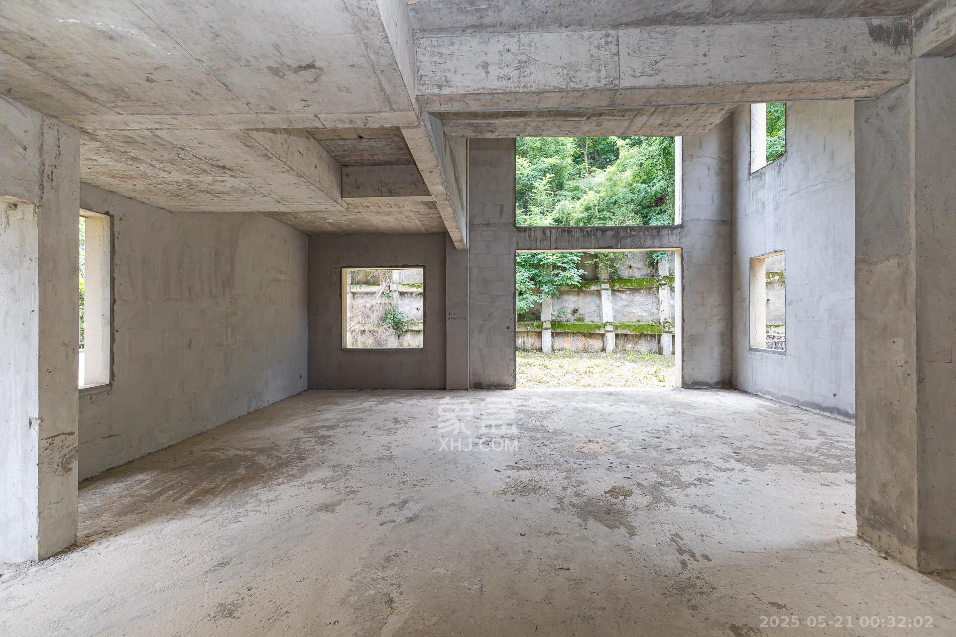 山与墅  7室3厅4卫    658.0万 山与墅  7室3厅4卫    658.0万