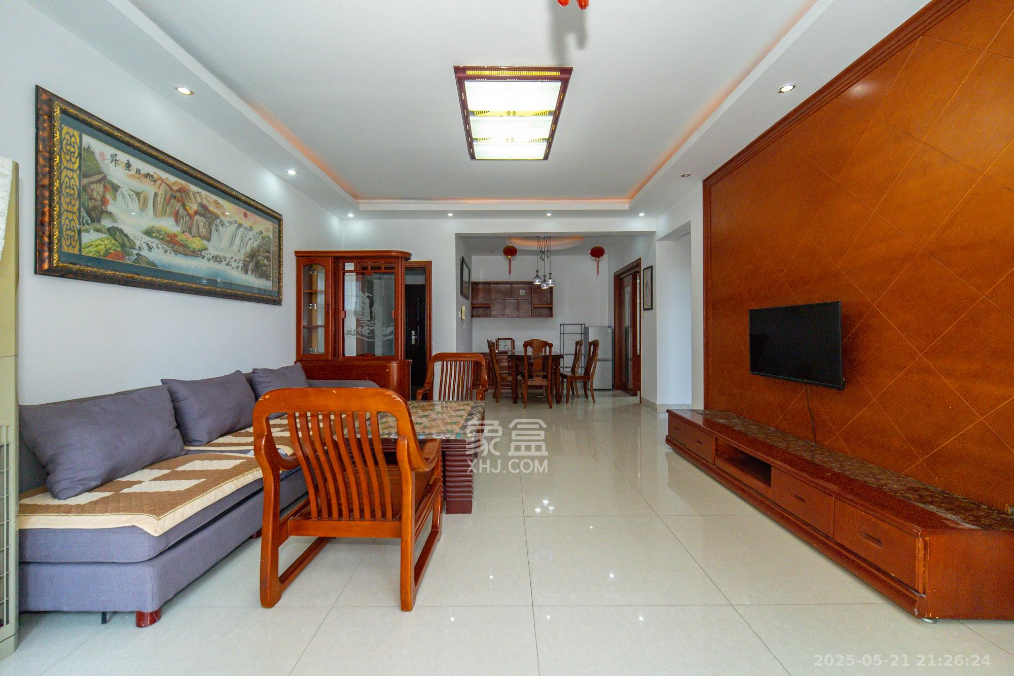 楚天世纪城东苑  4室2厅2卫    70.8万 楚天世纪城东苑  4室2厅2卫    70.8万客厅