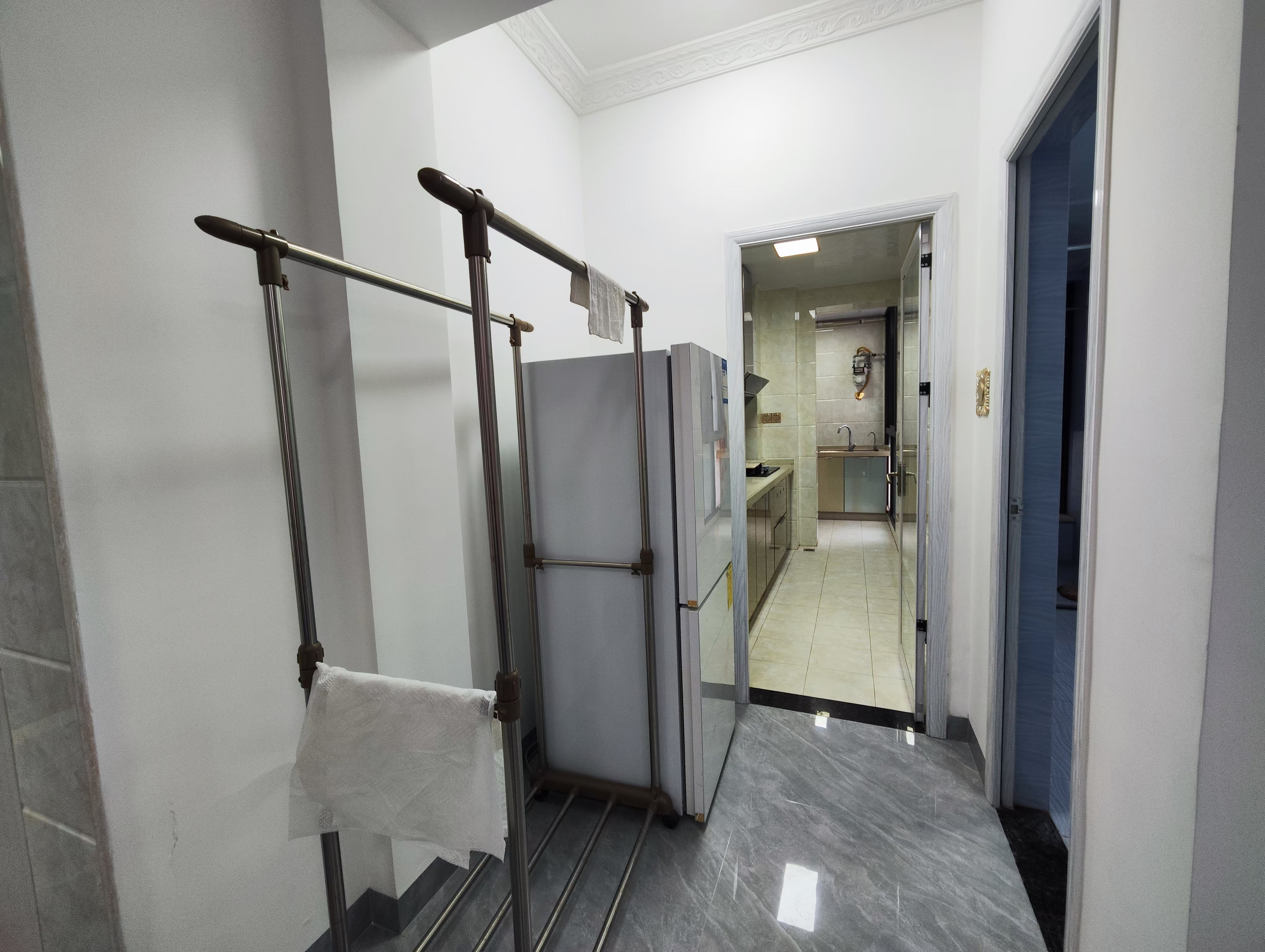 海悦东方 3室2厅2卫 3000.0元/月 海悦东方 3室2厅2卫 3000.0元/月室内图