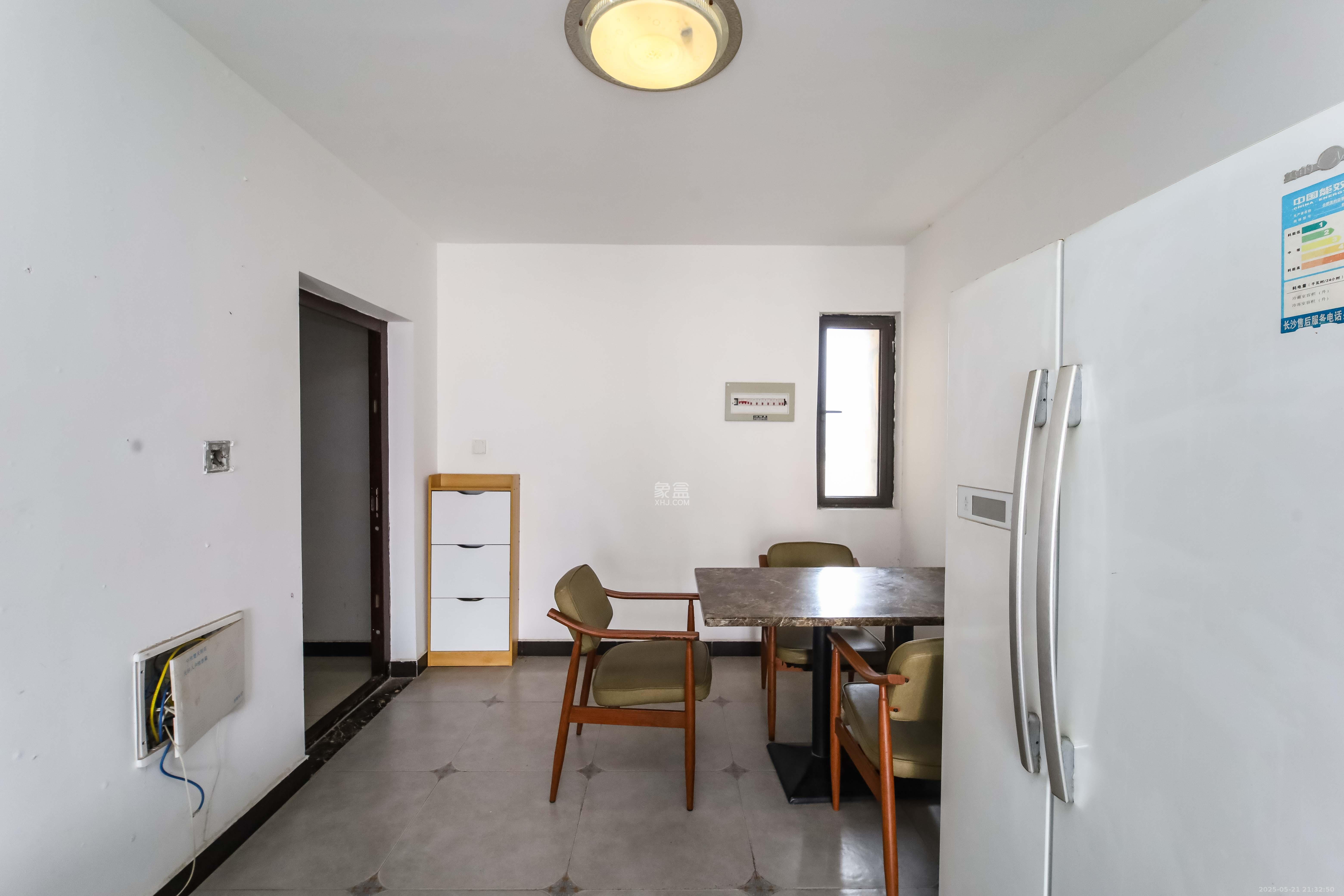 中欣楚天熙苑 1室2厅2卫 100.0万 中欣楚天熙苑 1室2厅2卫 100.0万客厅