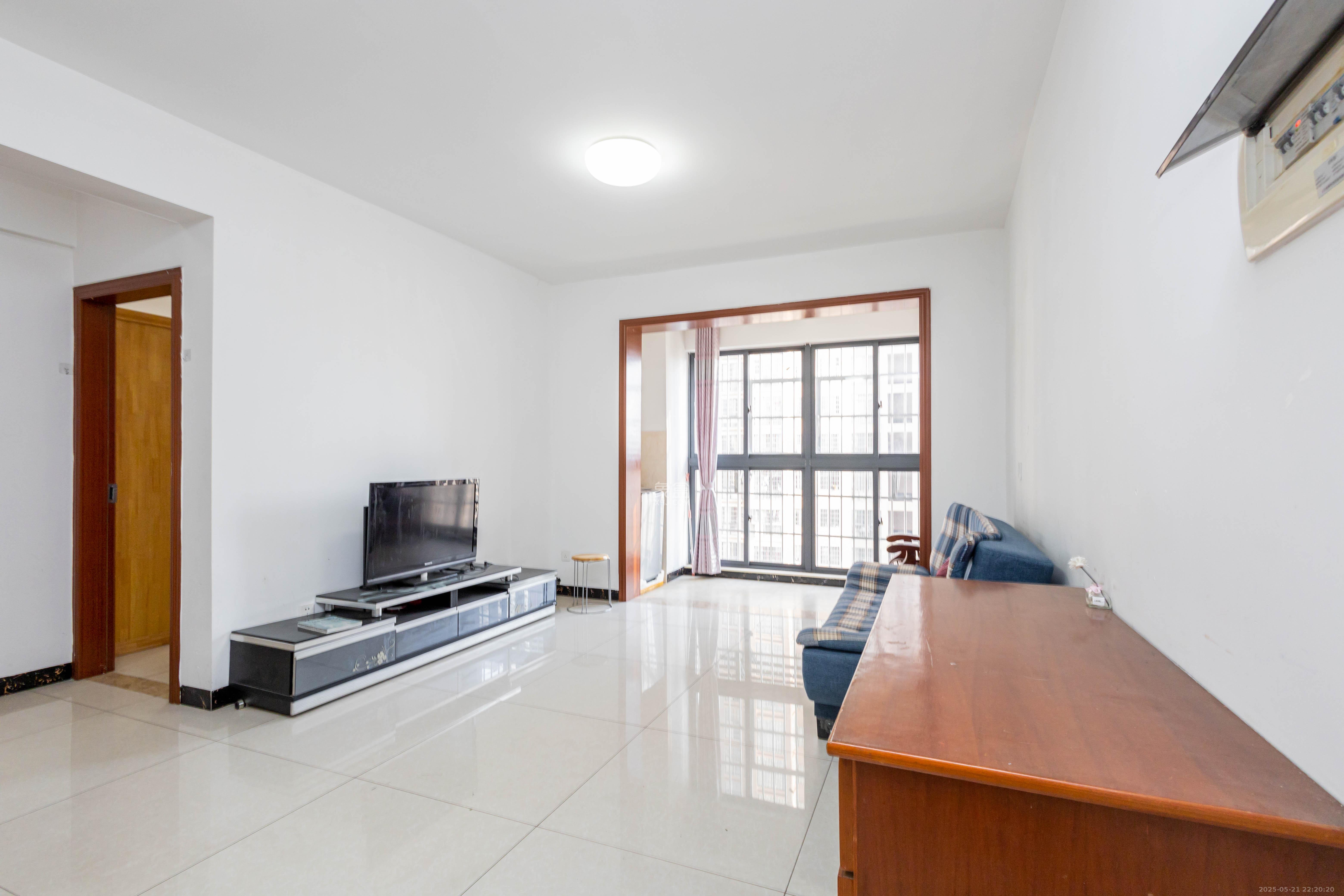 高林仕家 2室2厅1卫 47.8万 高林仕家 2室2厅1卫 47.8万客厅