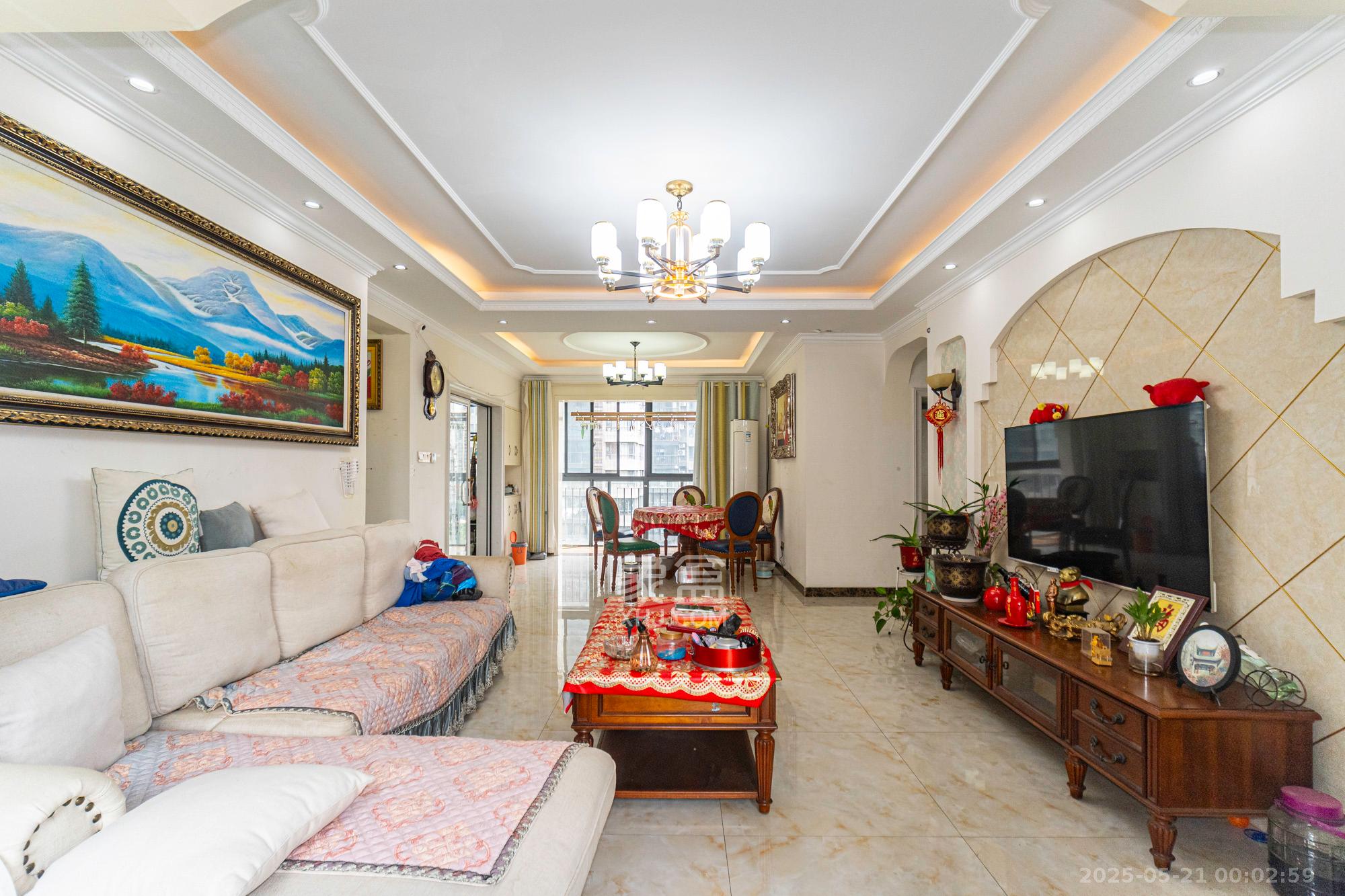 恒基凯旋门一二期 4室2厅2卫 143.0万 恒基凯旋门一二期 4室2厅2卫 143.0万客厅