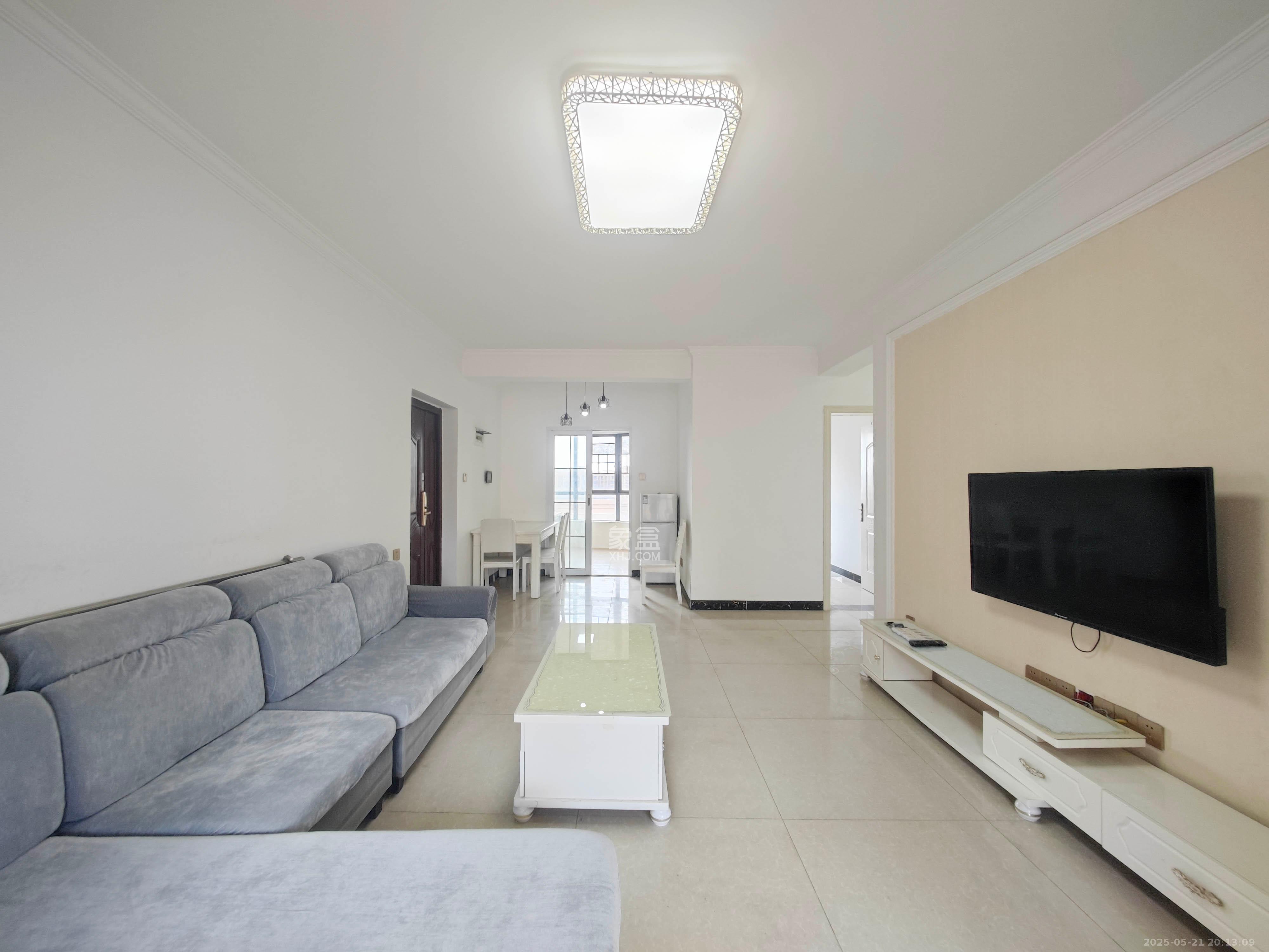 五矿万境水岸一期(万境水岸嘉苑) 3室2厅2卫 135.8万 五矿万境水岸一期(万境水岸嘉苑) 3室2厅2卫 135.8万客厅