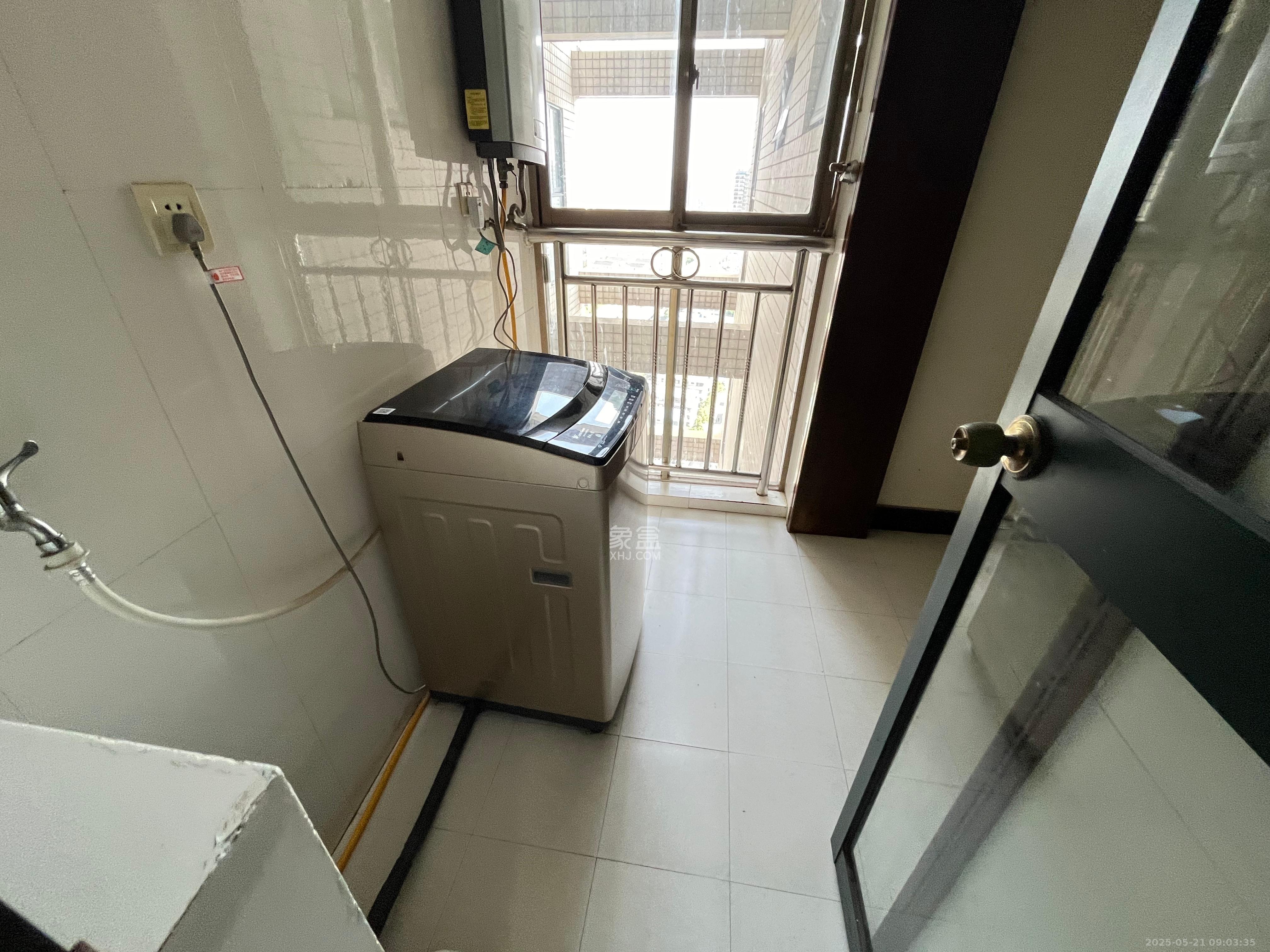 上东印象 3室2厅1卫 2400.0元/月 上东印象 3室2厅1卫 2400.0元/月室内图