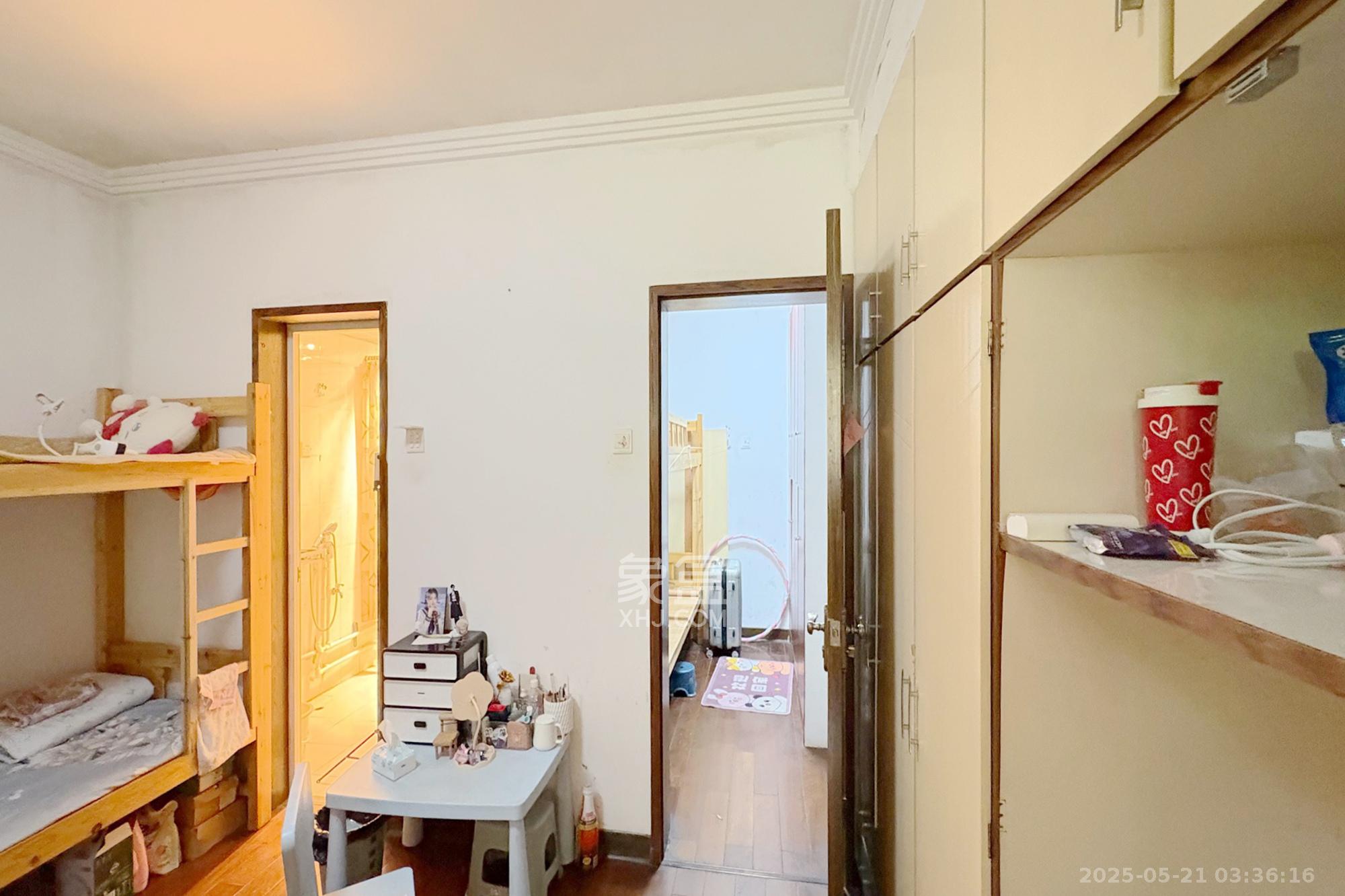 市一医院宿舍  3室2厅1卫    110.0万卧室