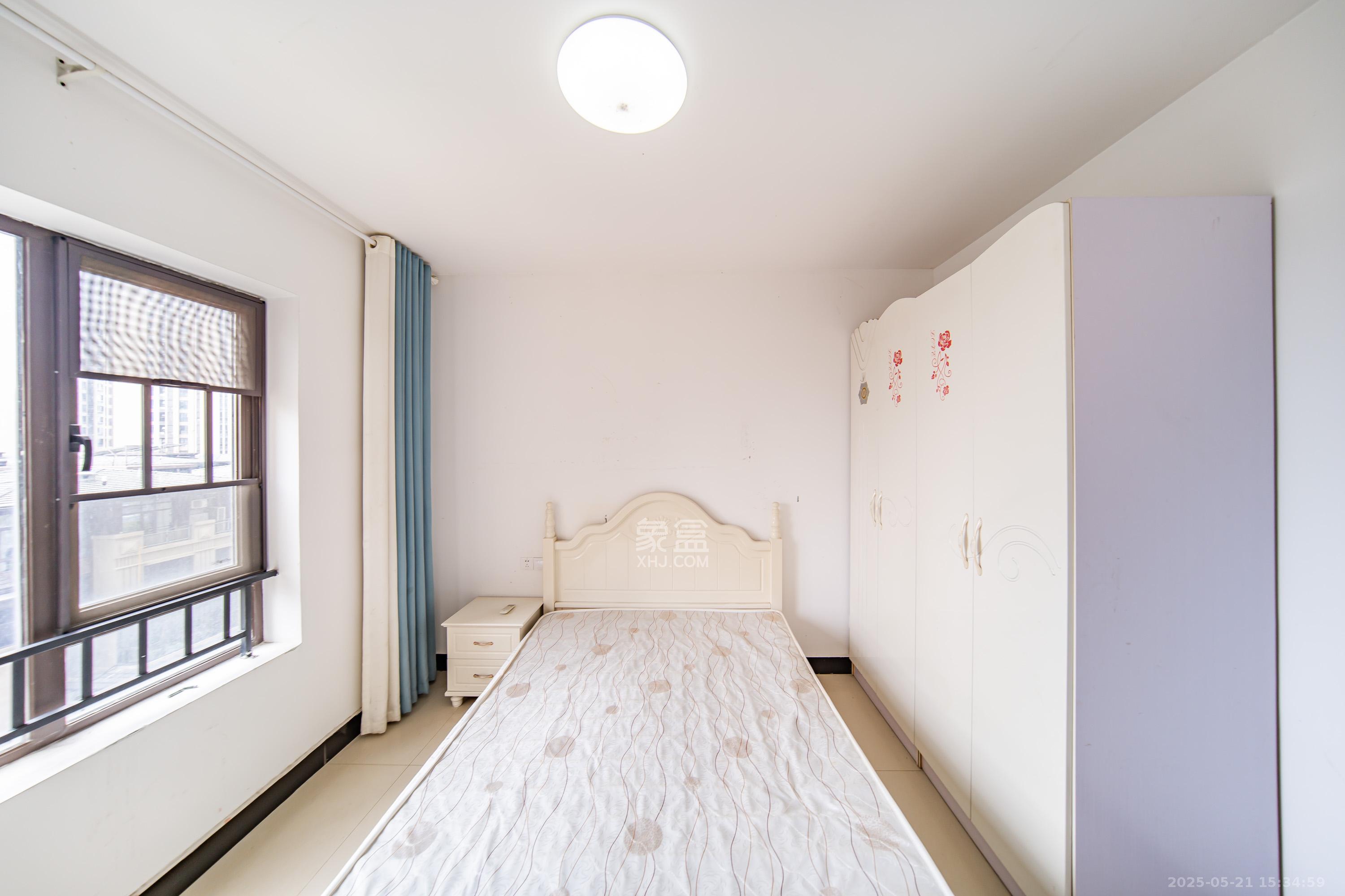 洋湖18克拉（旷远洋湖18克拉）  3室2厅2卫    100.0万卧室