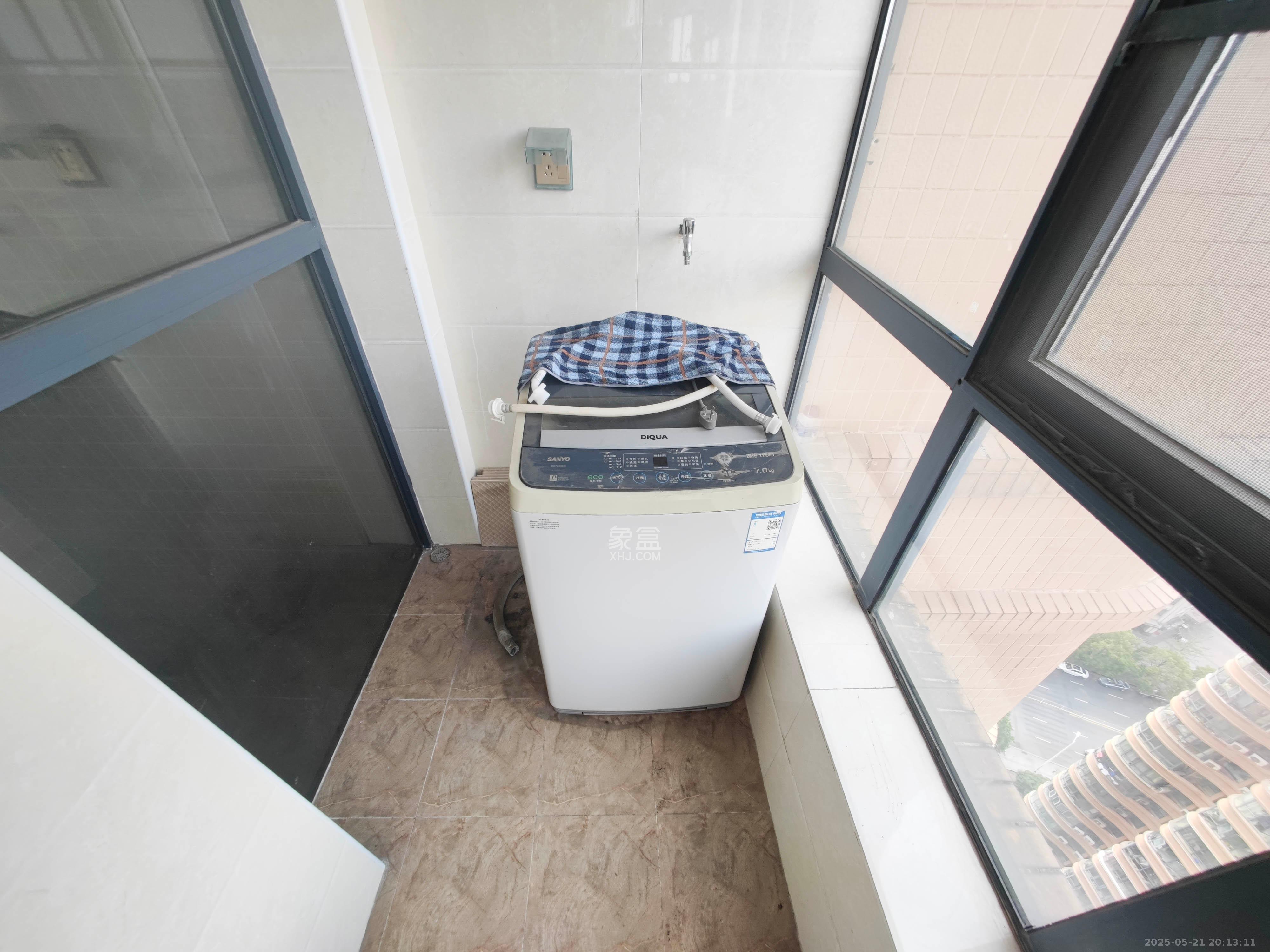 五矿万境水岸一期(万境水岸嘉苑) 3室2厅2卫 135.8万 五矿万境水岸一期(万境水岸嘉苑) 3室2厅2卫 135.8万阳台