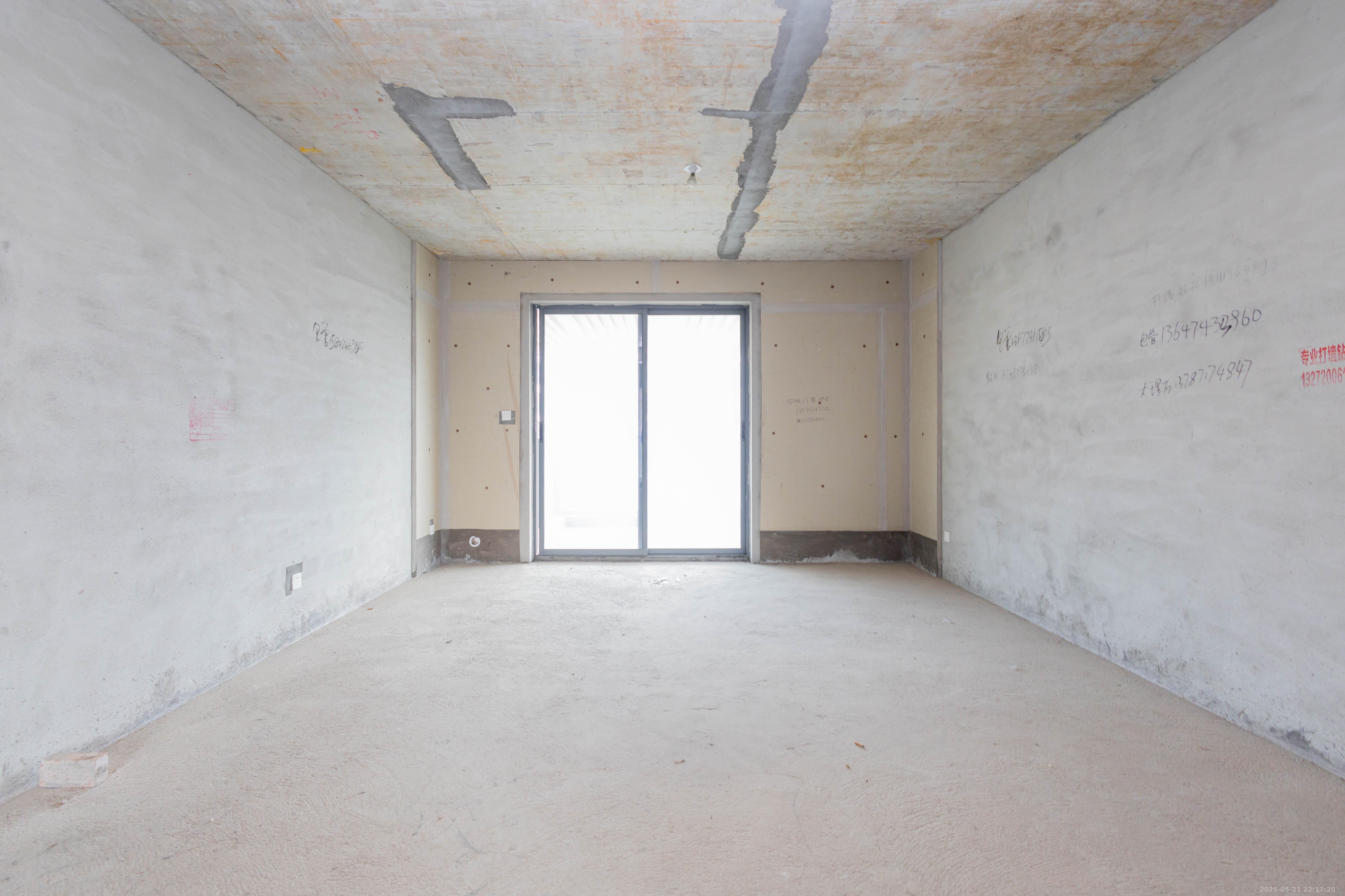 福天星中心(福天星雅苑)  5室2厅3卫    175.8万 福天星中心(福天星雅苑)  5室2厅3卫    175.8万客厅