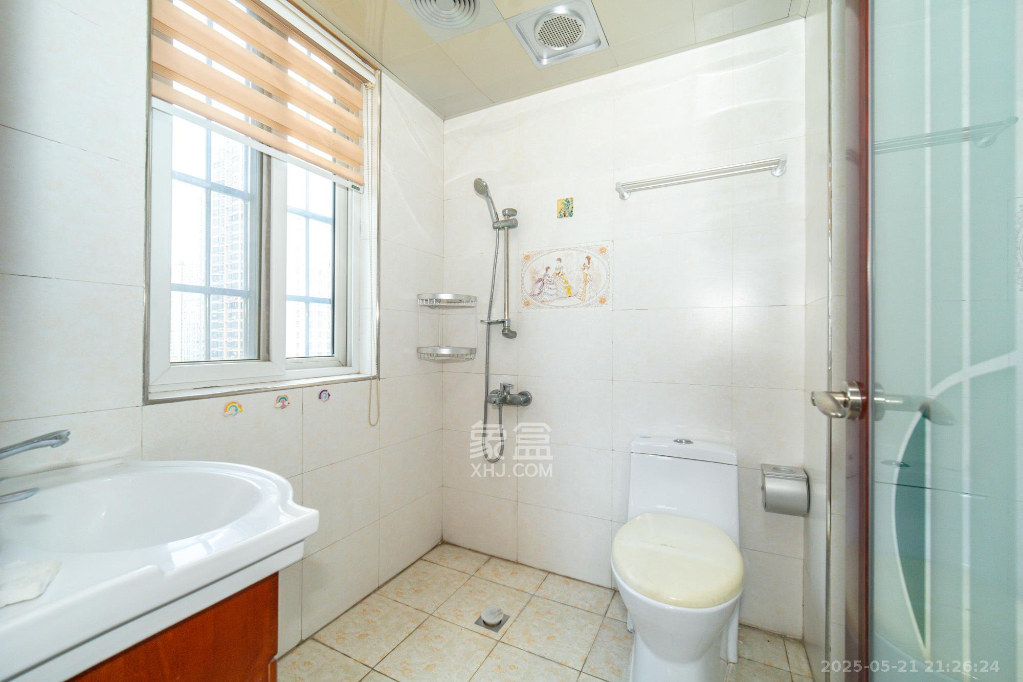 楚天世纪城东苑  4室2厅2卫    70.8万 楚天世纪城东苑  4室2厅2卫    70.8万卫生间