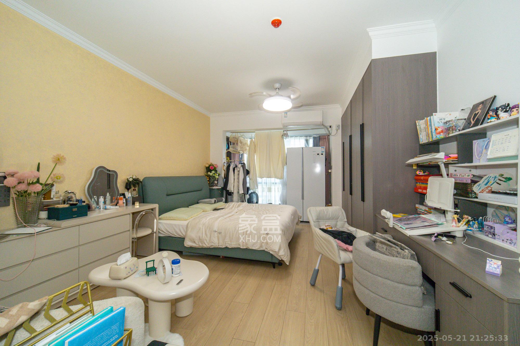 新长海漓湘悦  1室1厅1卫    19.9万 新长海漓湘悦  1室1厅1卫    19.9万客厅