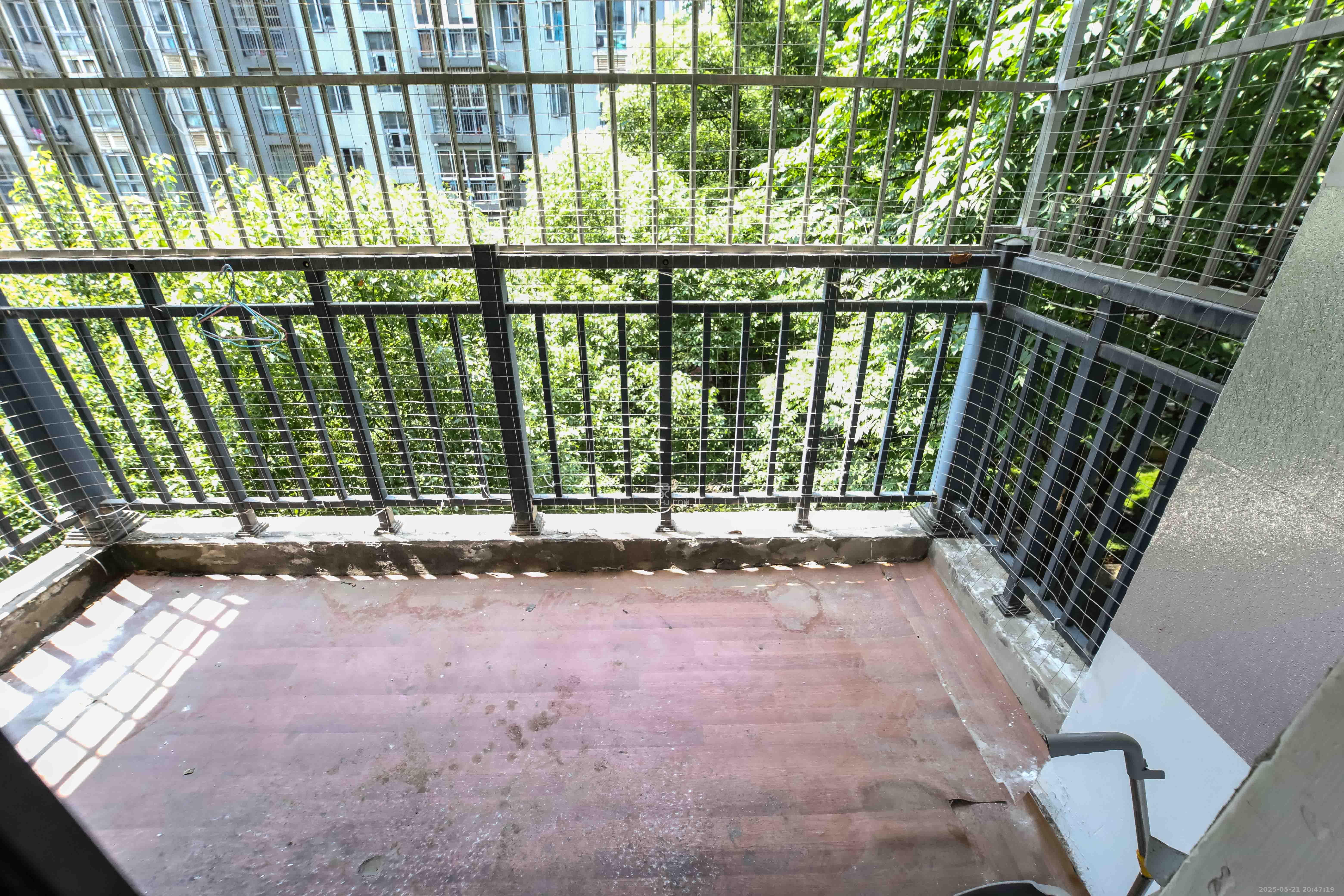 长房东郡  4室2厅2卫    210.0万 长房东郡  4室2厅2卫    210.0万阳台