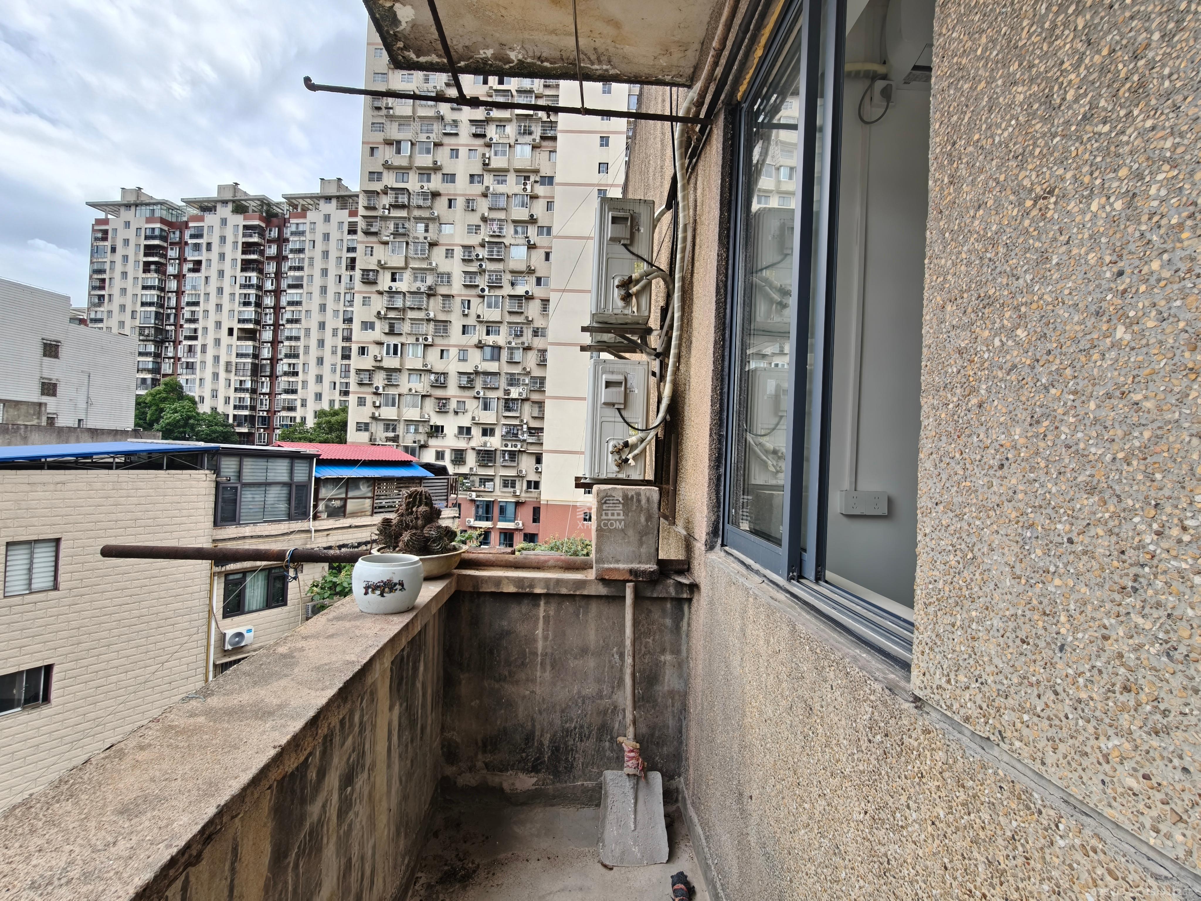 韶山路散盘 2室1厅1卫 1000.0元/月 韶山路散盘 2室1厅1卫 1000.0元/月室内图