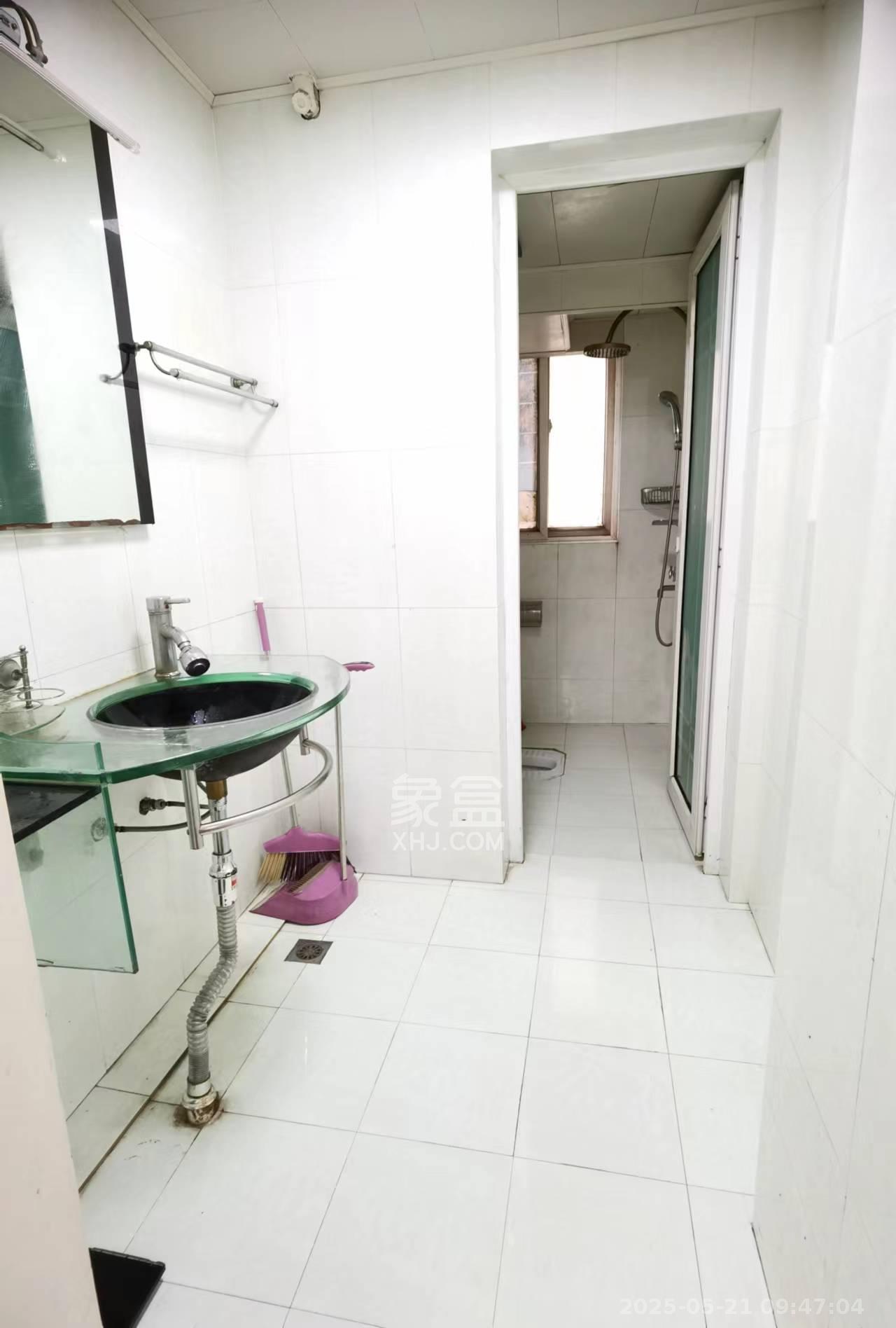 枫林美景  3室2厅1卫   2300.00元/月室内图