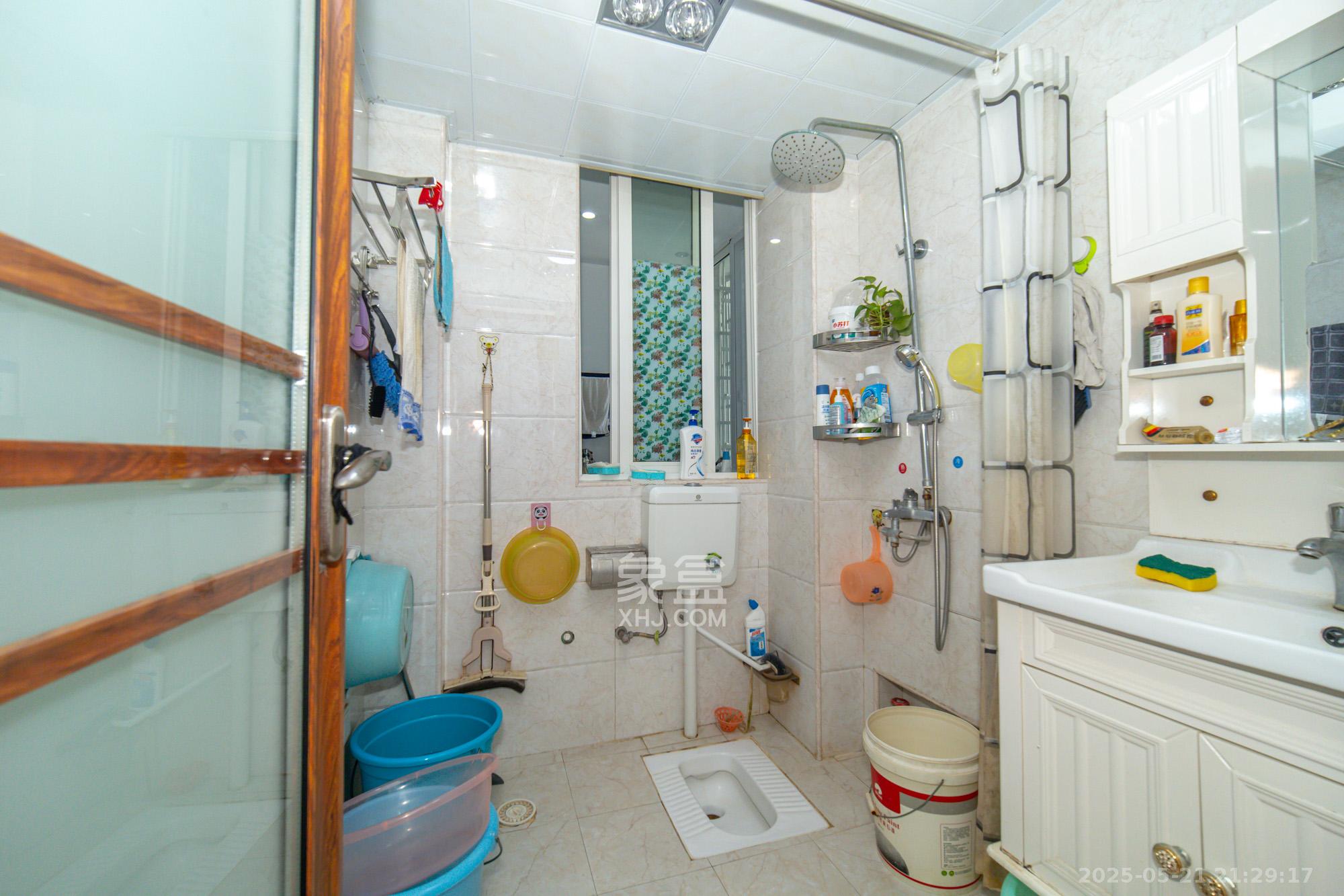 锦璨家园  3室2厅1卫    56.8万 锦璨家园  3室2厅1卫    56.8万卫生间