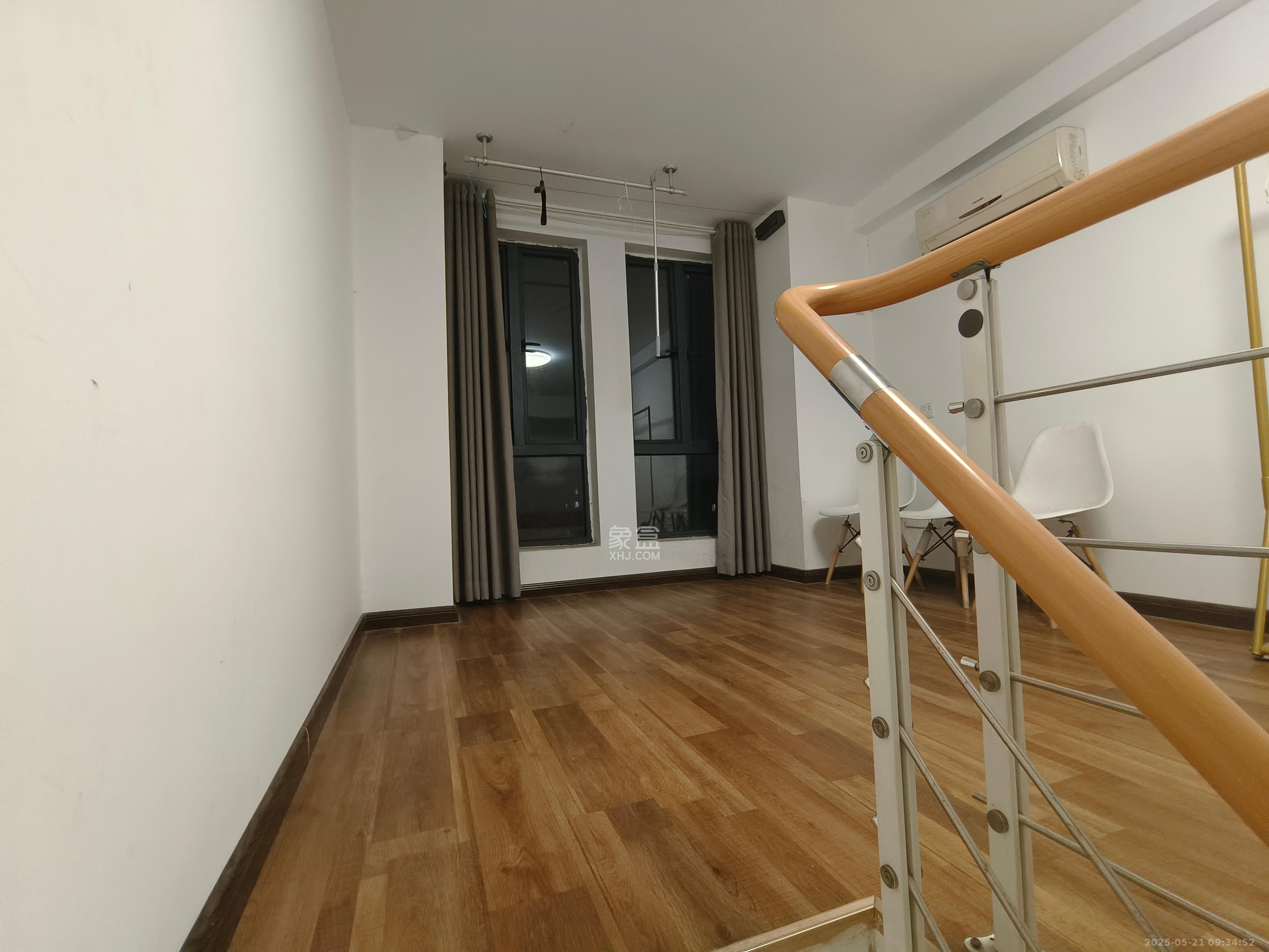 中建芙蓉工社  1室1厅1卫   1400.00元/月室内图