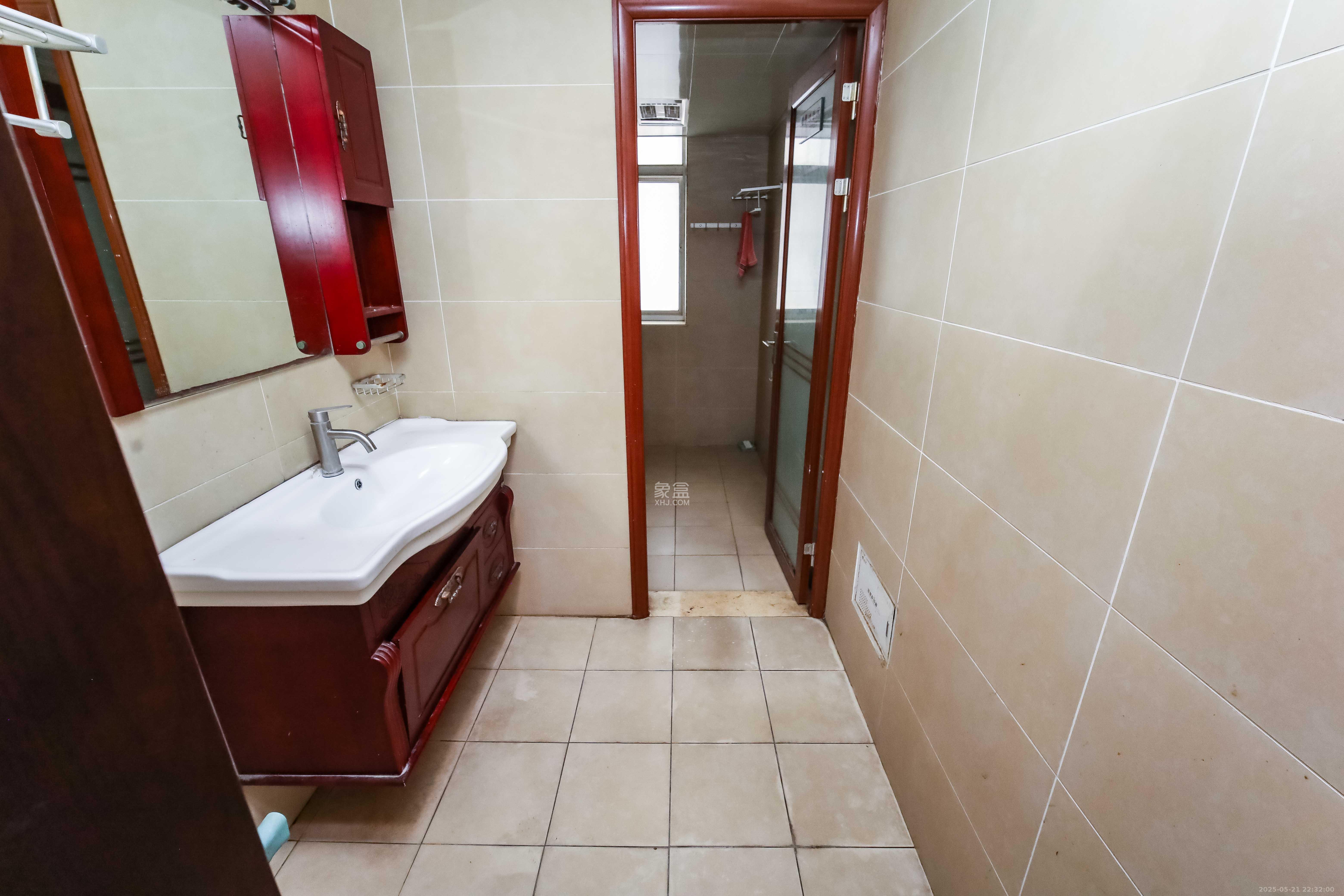 东门壹号家园  4室2厅2卫    108.0万卫生间