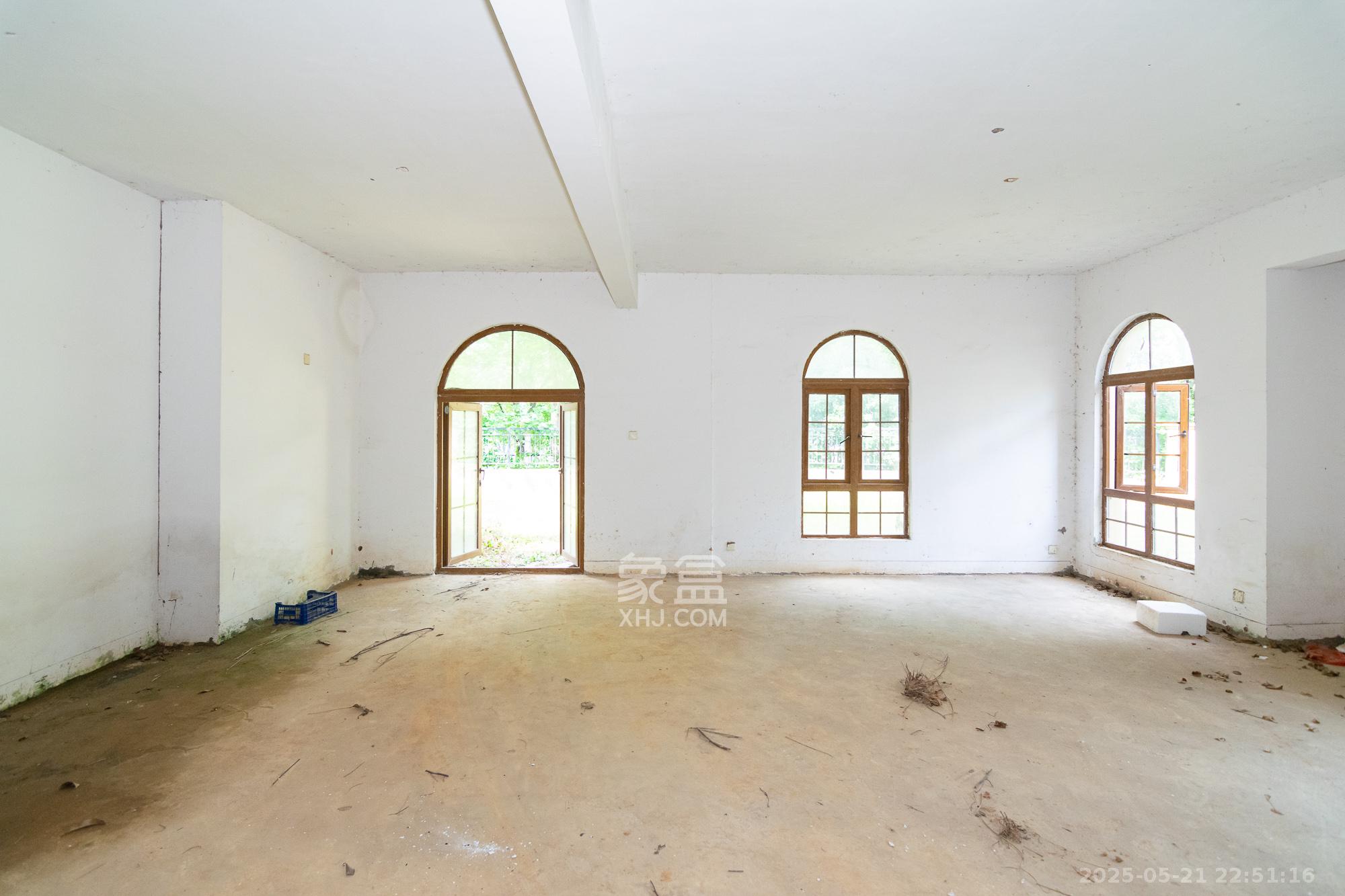 金地三千府(金地湖山樾、金地自在城) 8室3厅4卫 1068.0万 金地三千府(金地湖山樾、金地自在城) 8室3厅4卫 1068.0万卧室