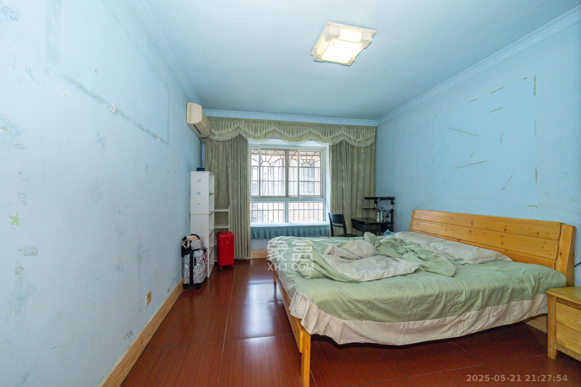 星兴佳园  3室2厅2卫    49.8万 星兴佳园  3室2厅2卫    49.8万卧室