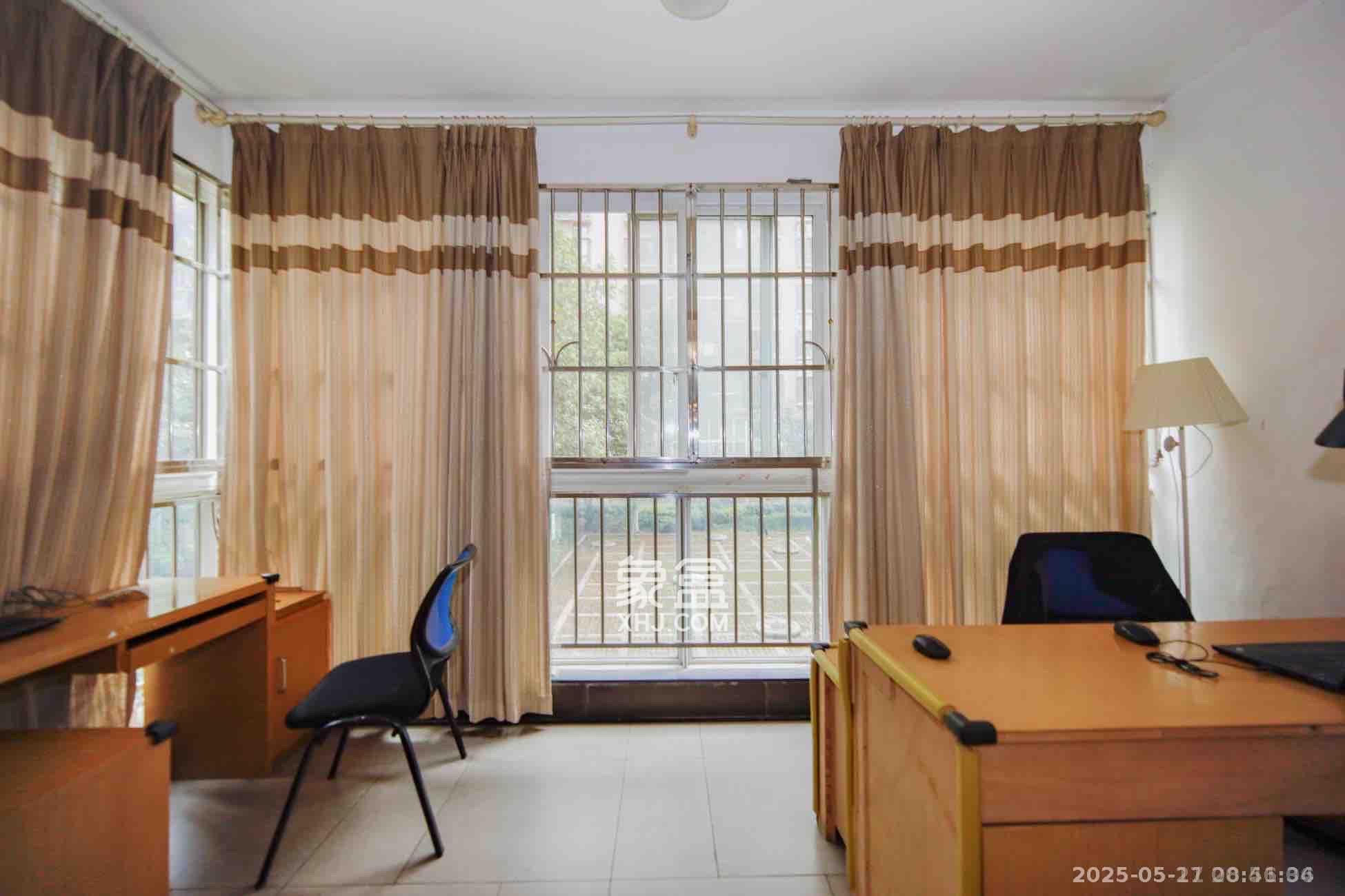 鑫天山水洲城 3室2厅2卫 2600.0元/月 鑫天山水洲城 3室2厅2卫 2600.0元/月室内图