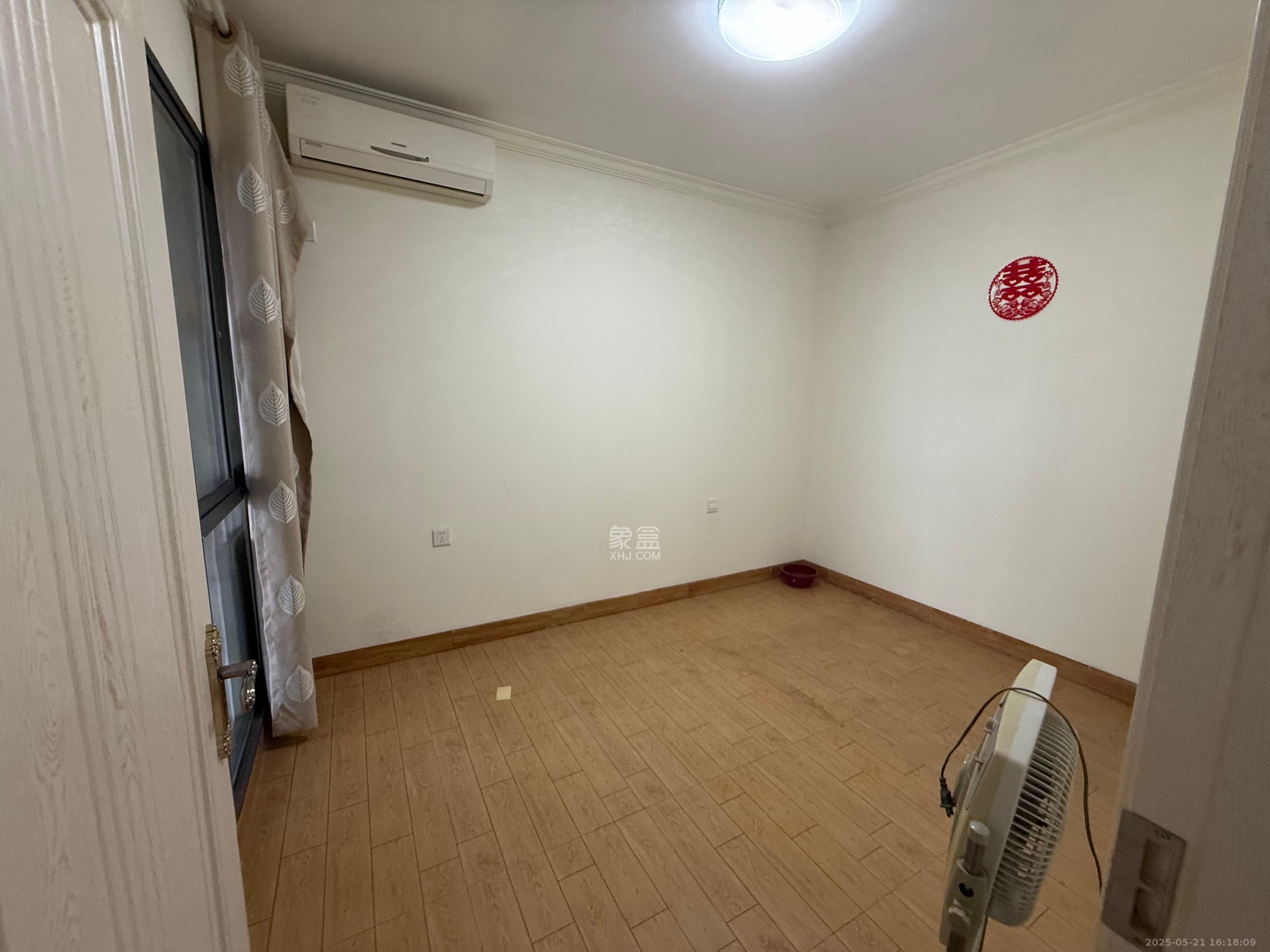 三一街区  3室2厅1卫    2100.0元/月室内图