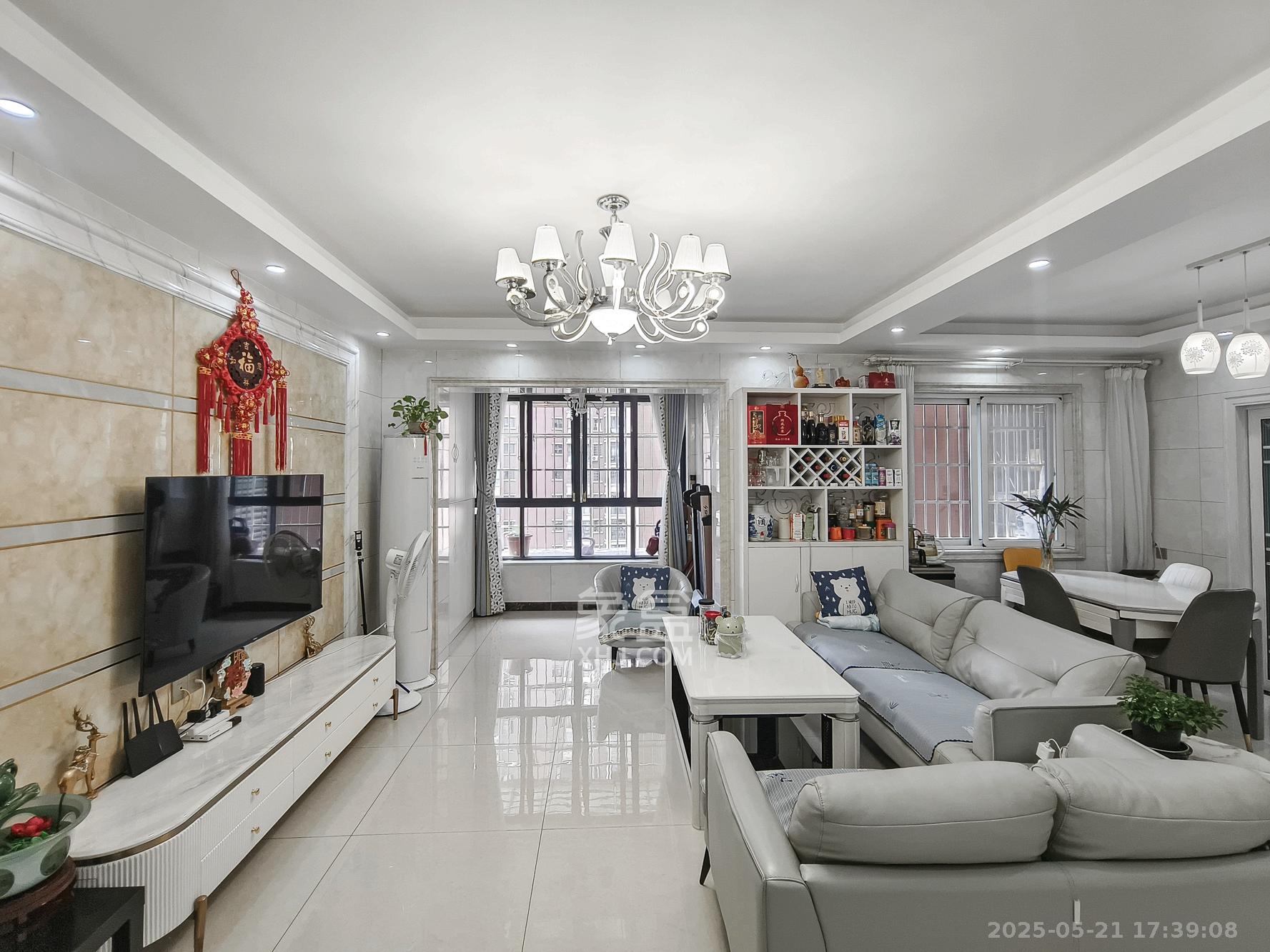 山水湾 1室0厅0卫 100.0万 山水湾 1室0厅0卫 100.0万客厅