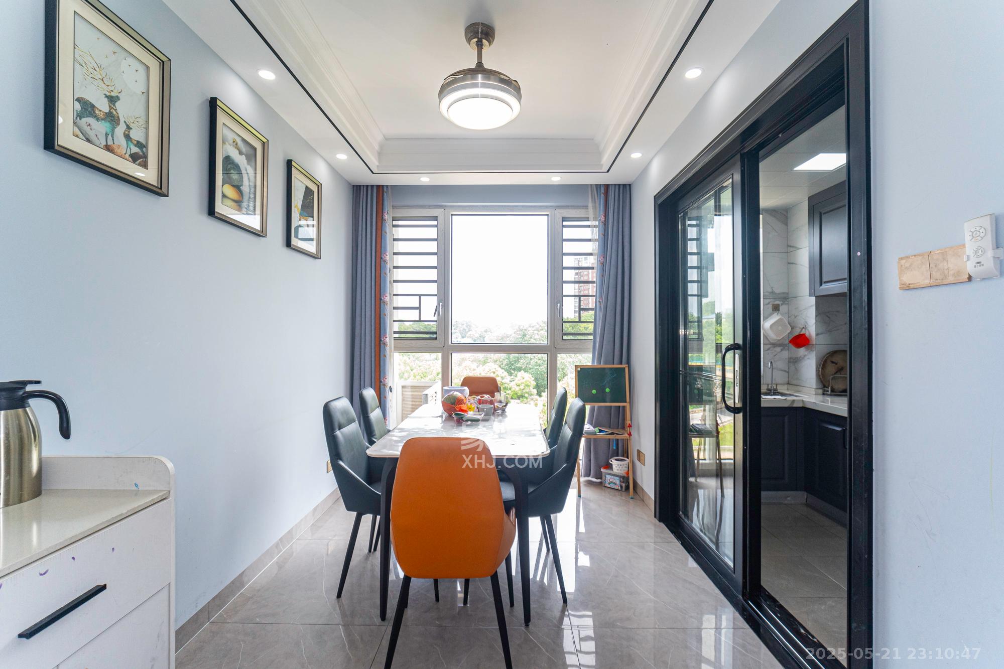 知微园  3室2厅1卫    62.8万 知微园  3室2厅1卫    62.8万客厅