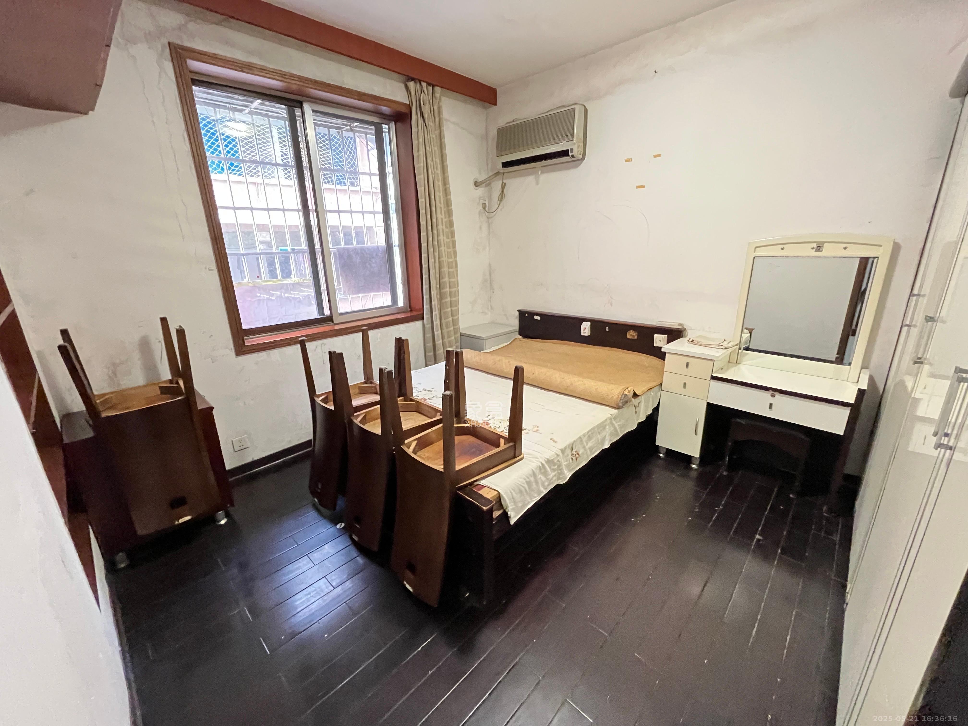 长岭包装宿舍 2室1厅1卫 1400.0元/月 长岭包装宿舍 2室1厅1卫 1400.0元/月室内图