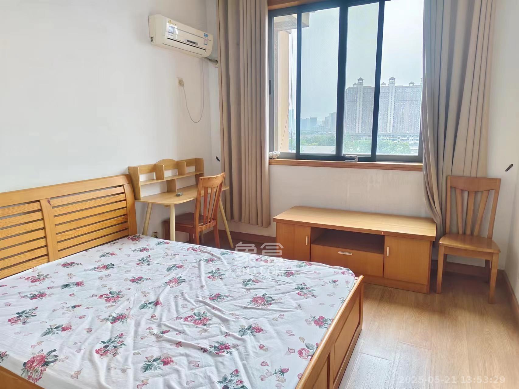上海城小区  3室2厅2卫   2600.00元/月室内图