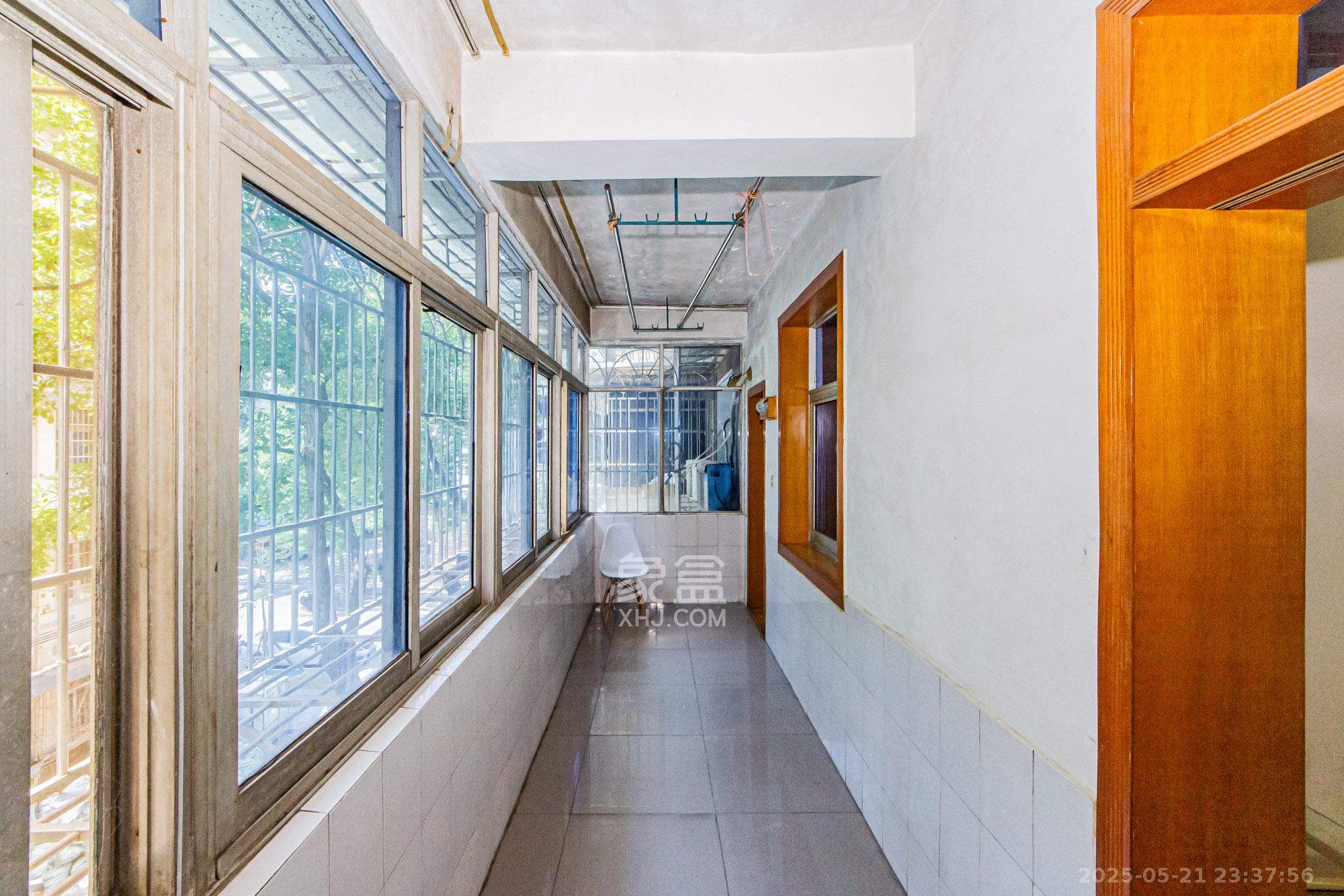 江南苑 3室2厅2卫 79.8万 江南苑 3室2厅2卫 79.8万阳台