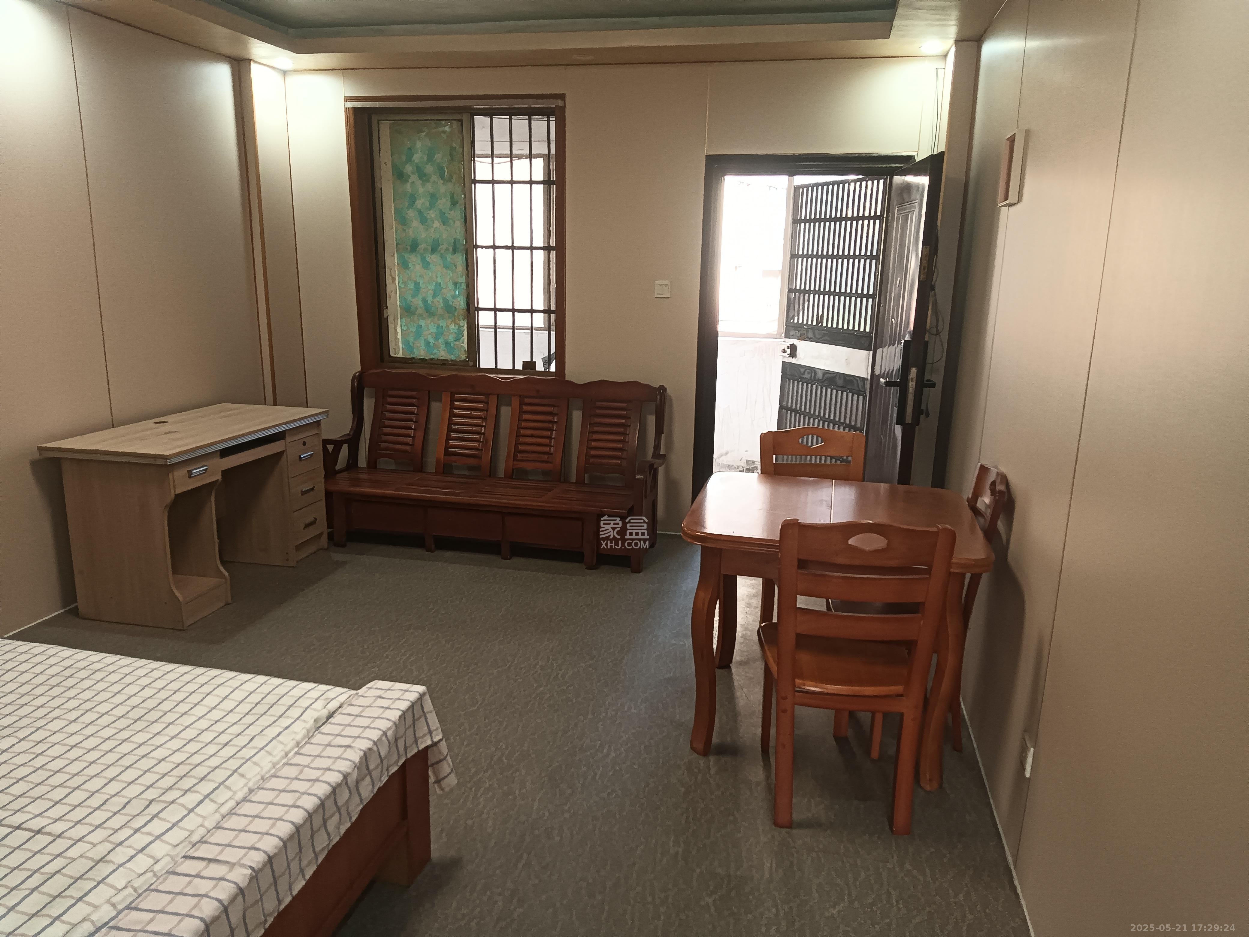 御景龙城  1室1厅1卫   1300.00元/月室内图